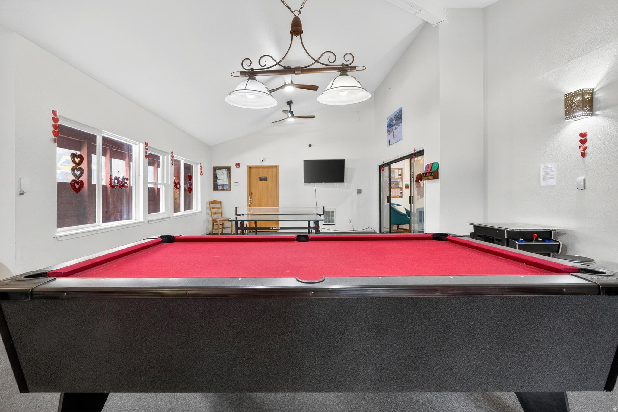 GIANT STEPS CONDO - Residential