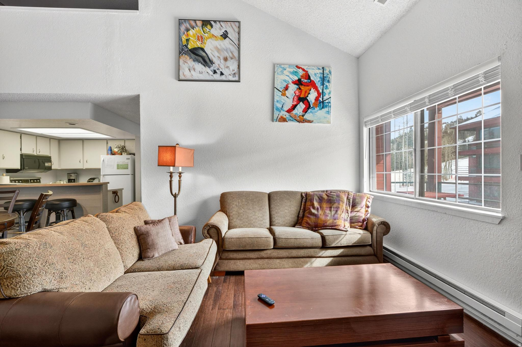 GIANT STEPS CONDO - Residential