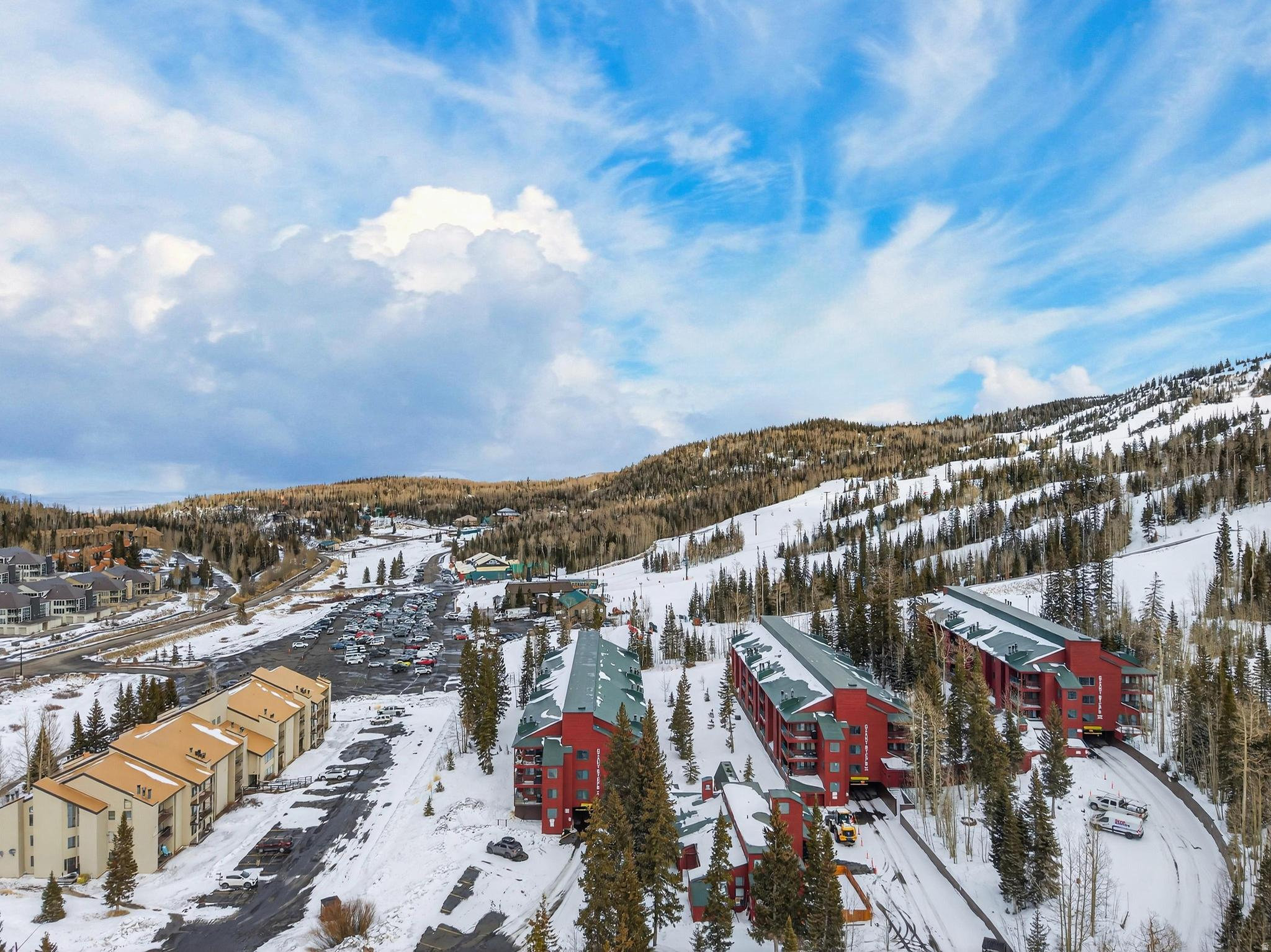 GIANT STEPS CONDO - Residential