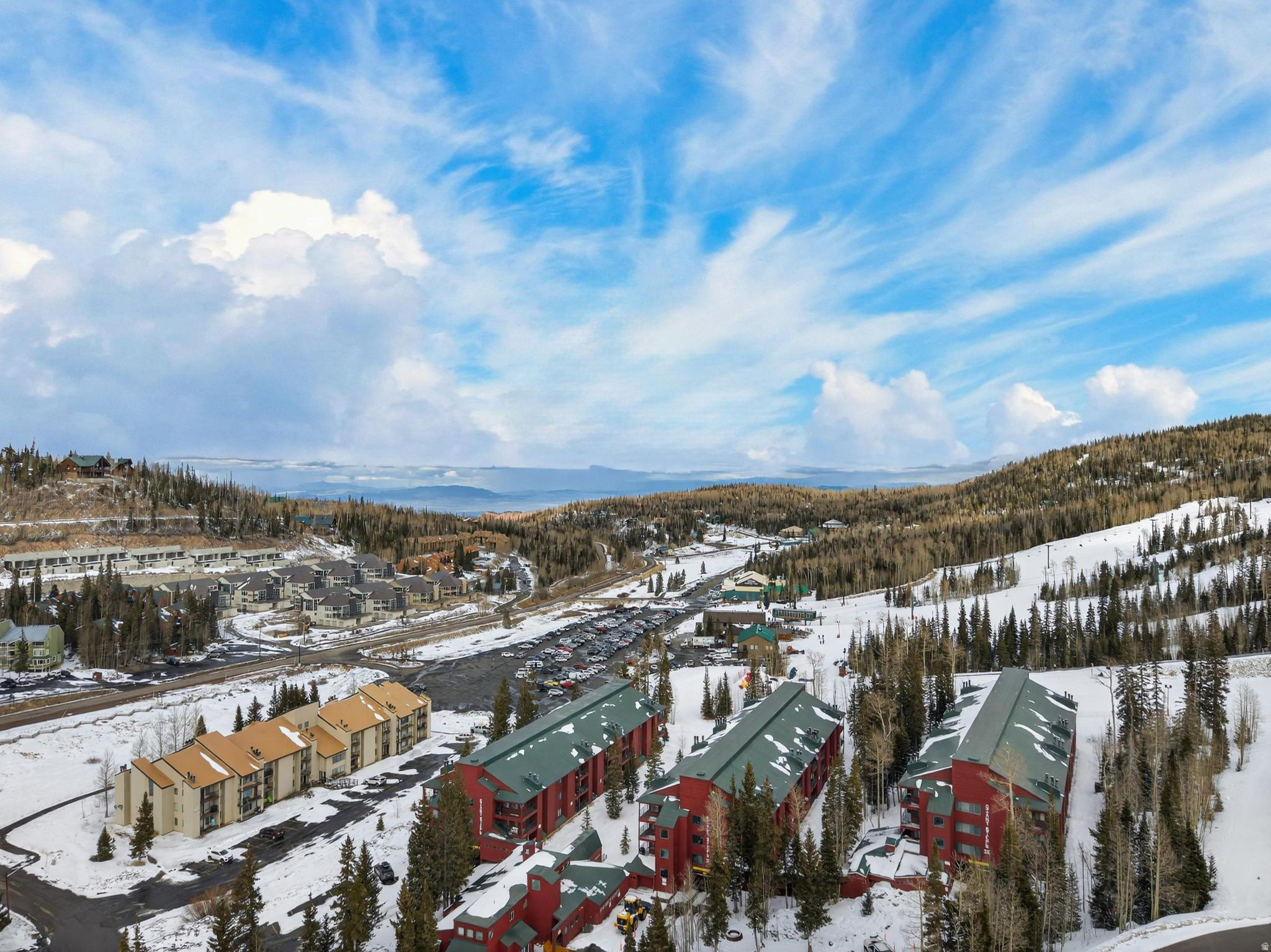 GIANT STEPS CONDO - Residential