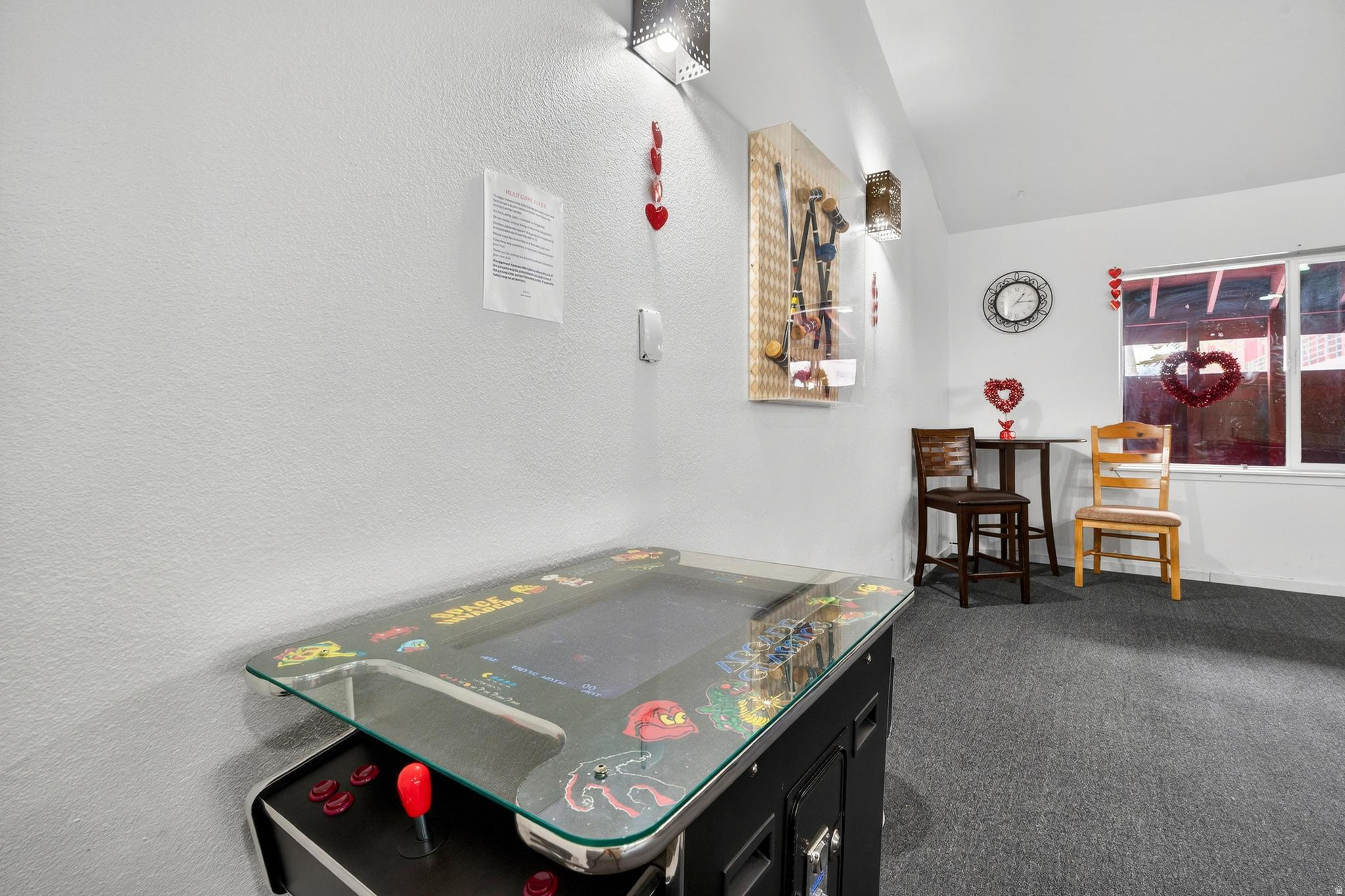 GIANT STEPS CONDO - Residential