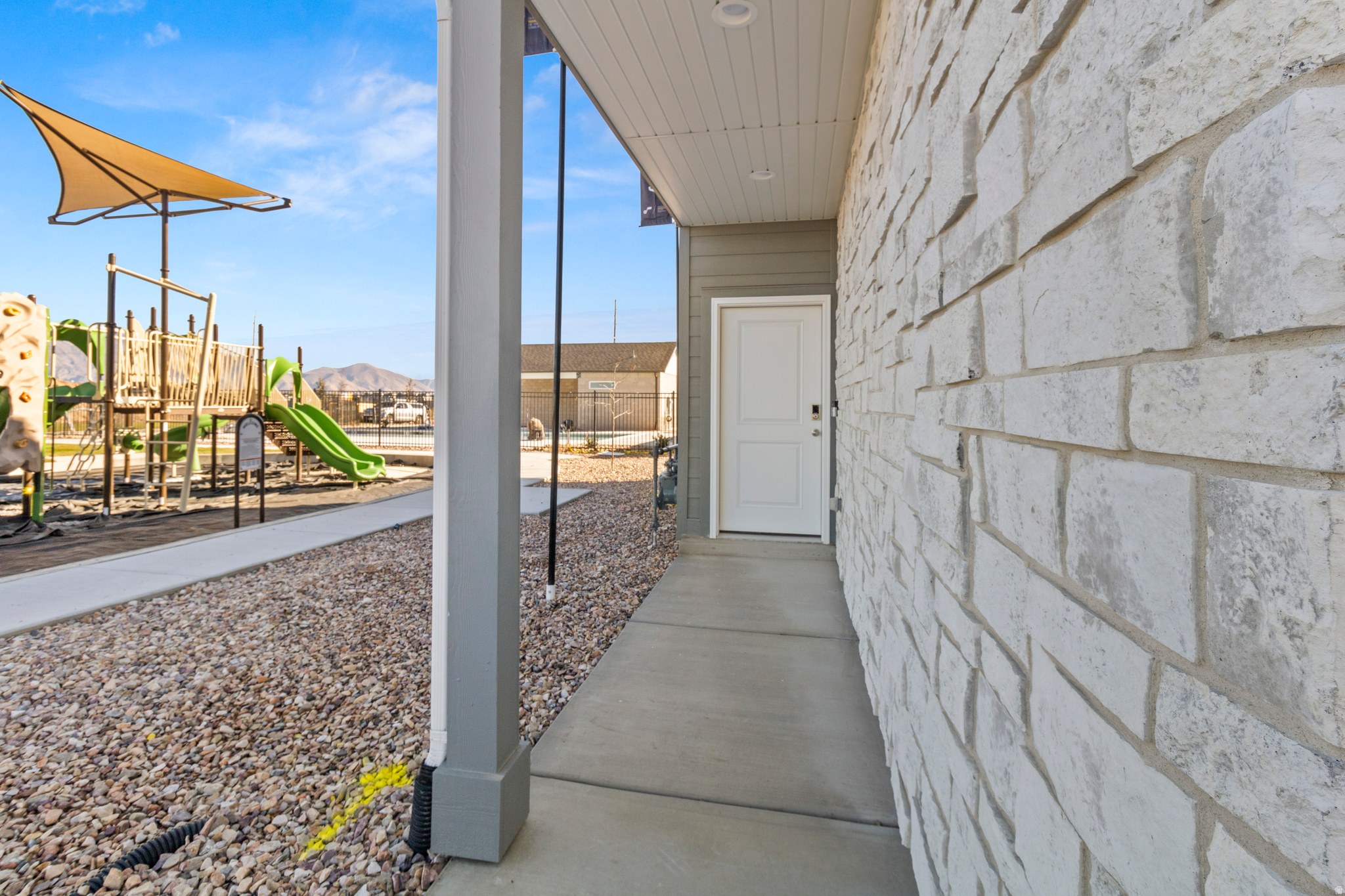 SUGAR CREEK TOWNHOMES - Residential