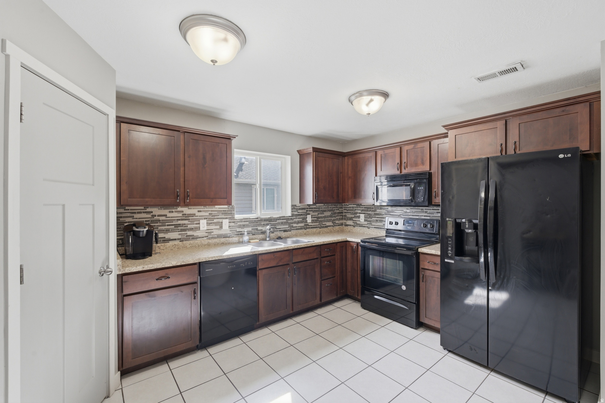 EDGEWATER - Residential