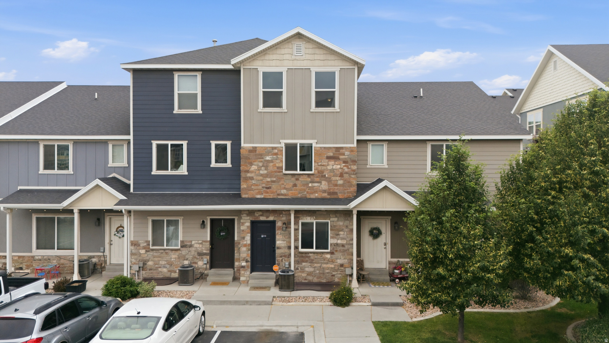 EDGEWATER - Residential