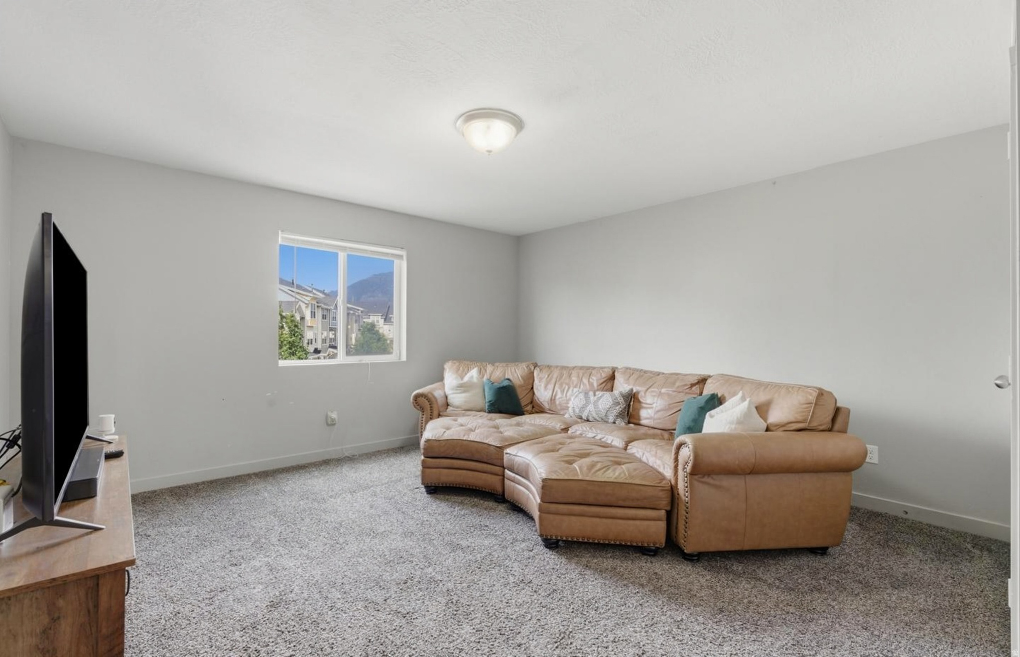 EDGEWATER - Residential
