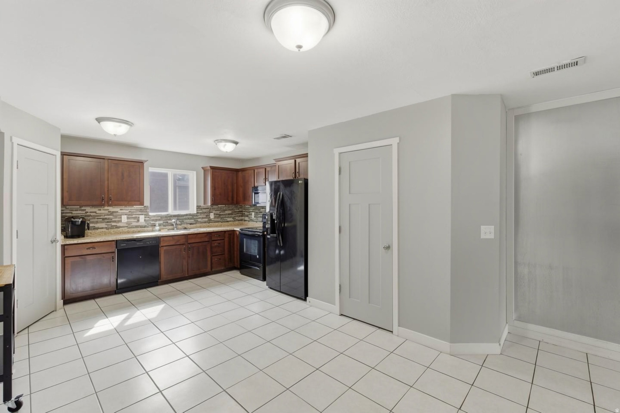 EDGEWATER - Residential