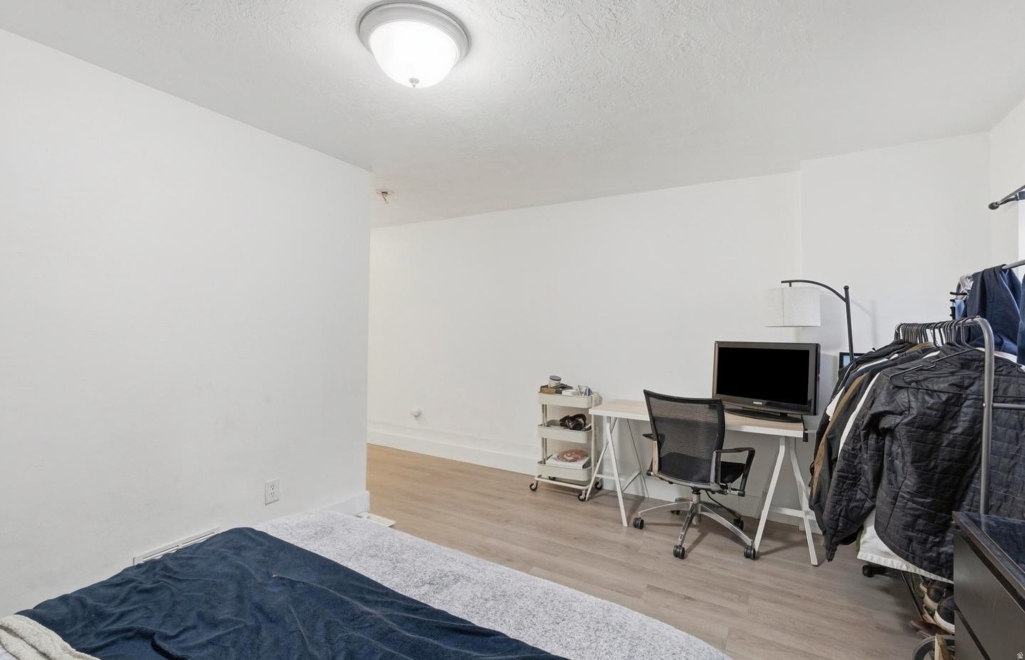 EDGEWATER - Residential