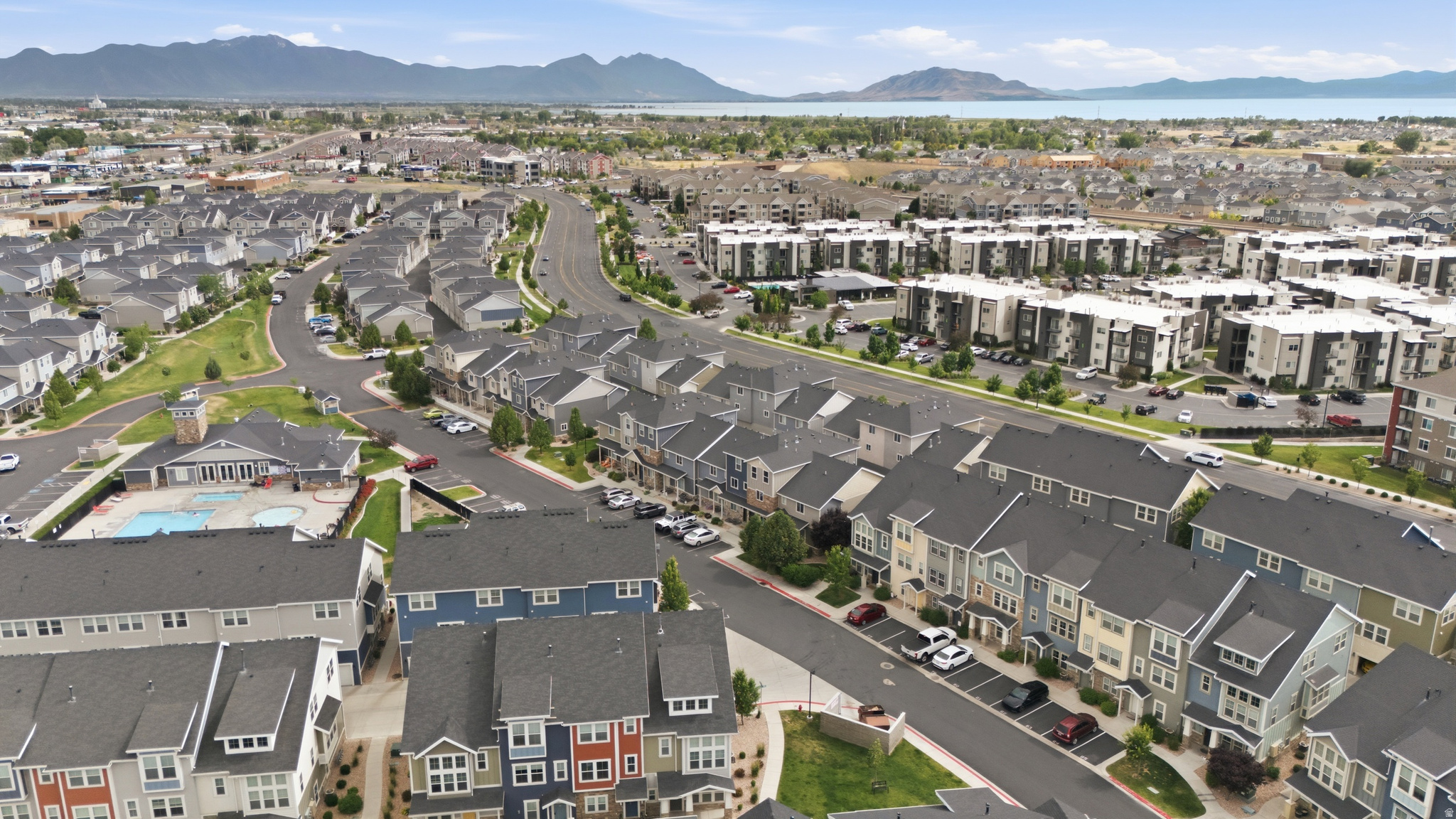 EDGEWATER - Residential