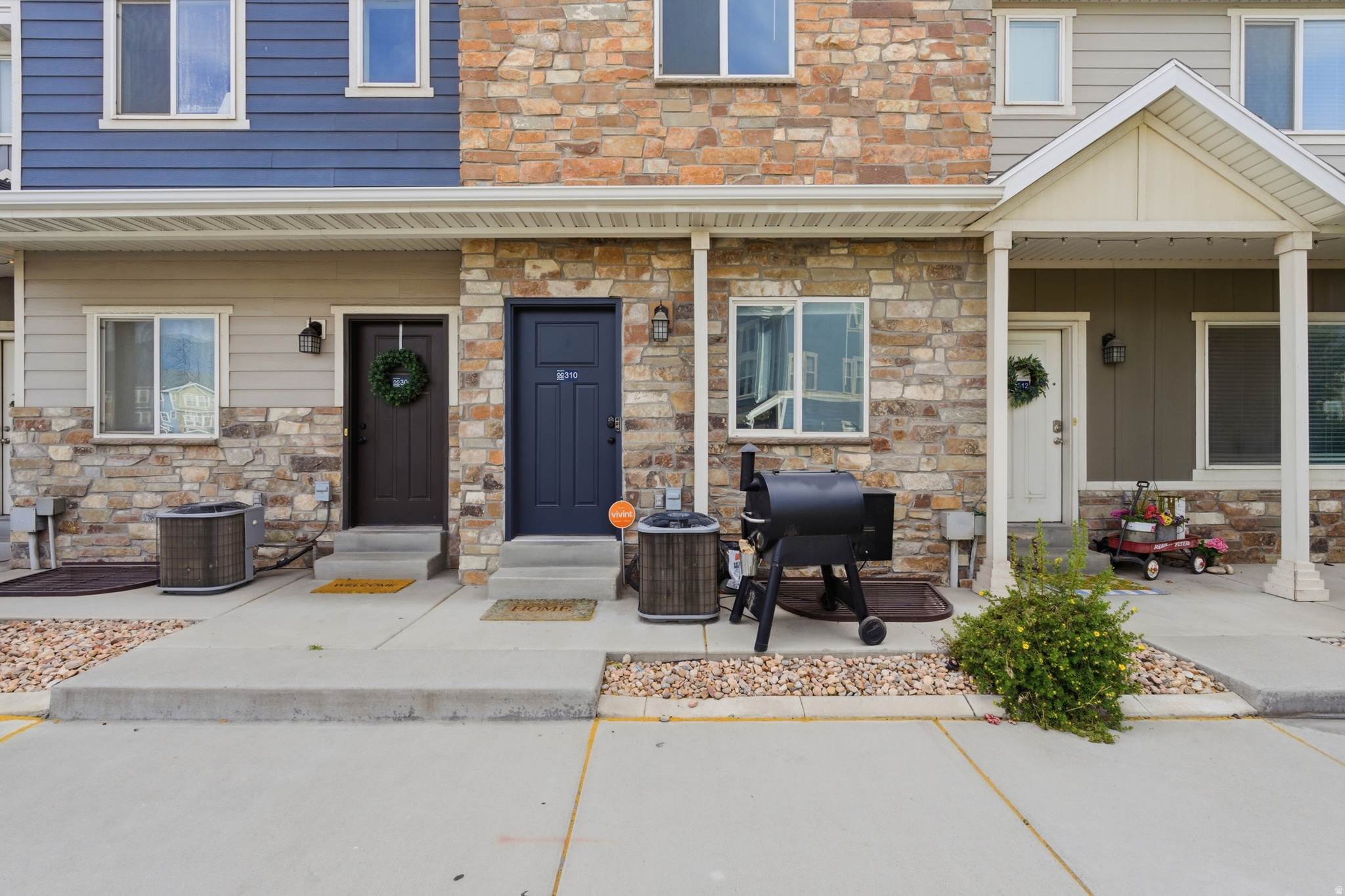 EDGEWATER - Residential