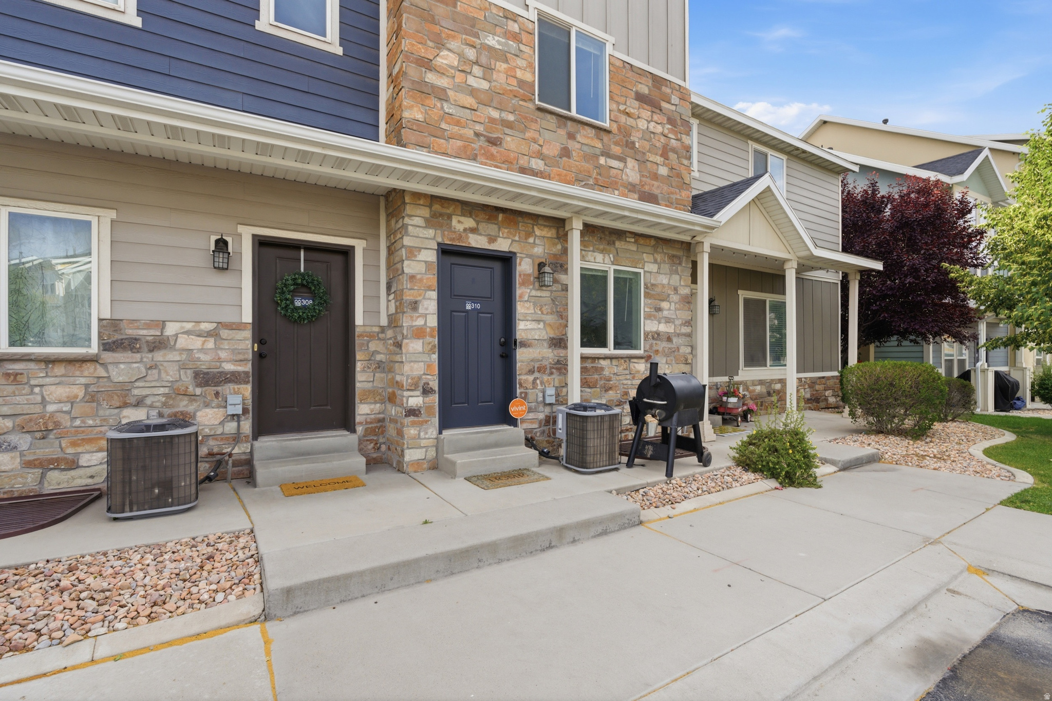 EDGEWATER - Residential