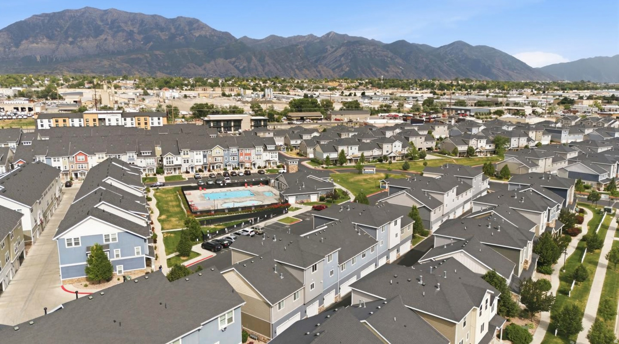 EDGEWATER - Residential