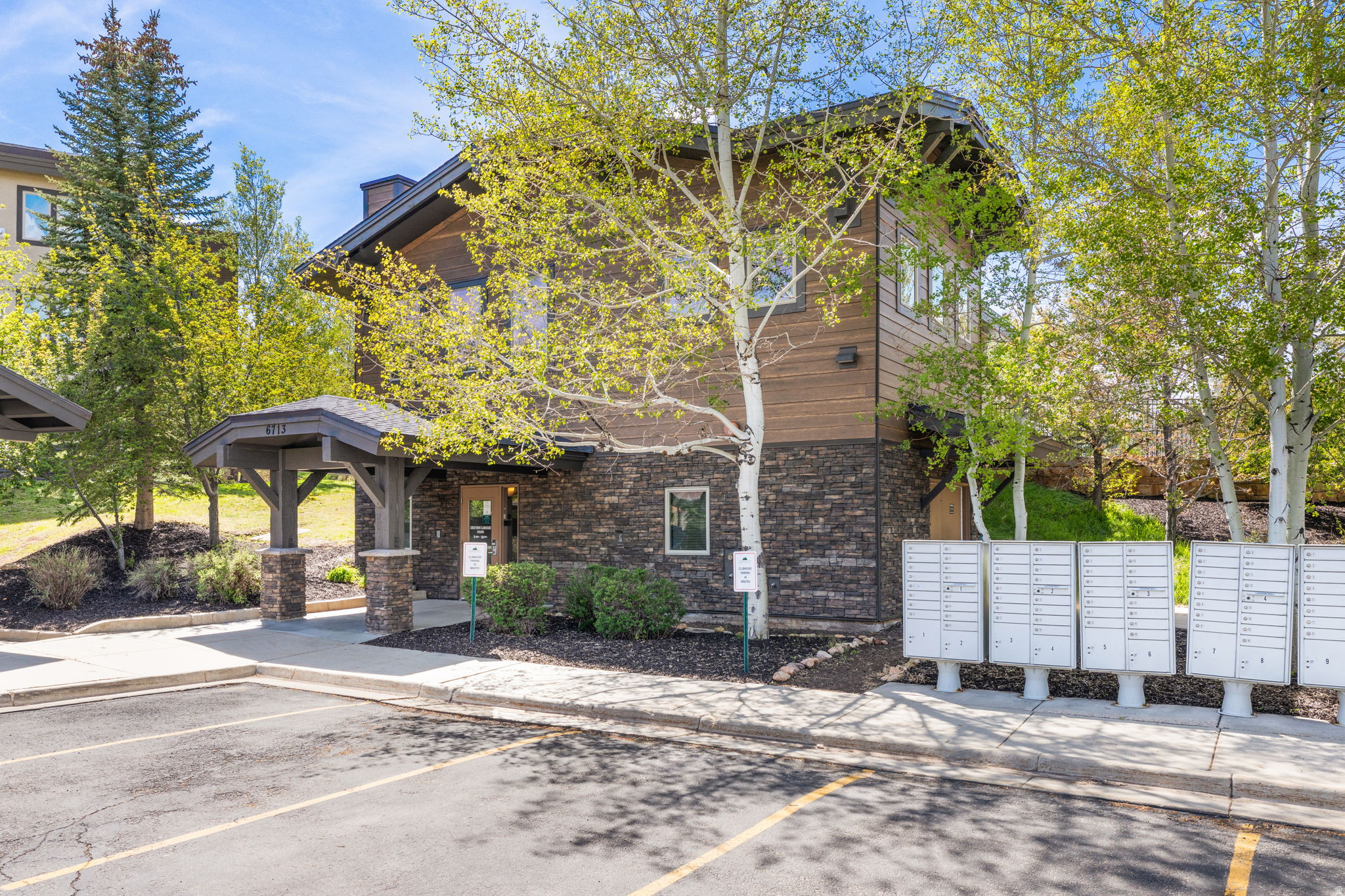 CRESTVIEW CONDOMINIUM - Residential
