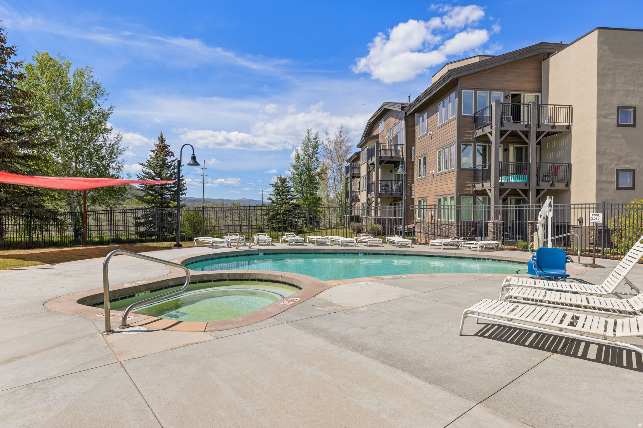 CRESTVIEW CONDOMINIUM - Residential