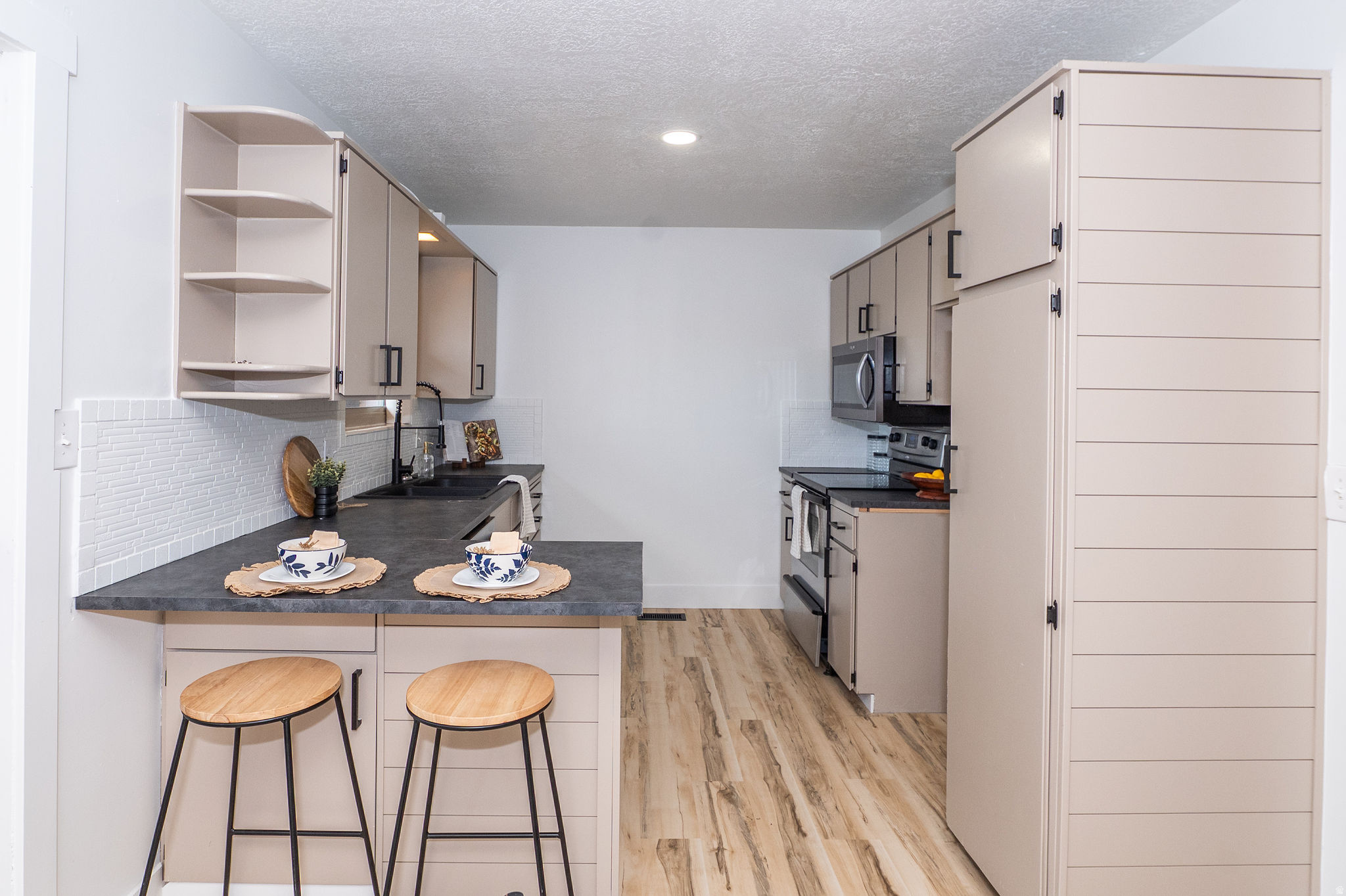 ALTA VISTA - Residential
