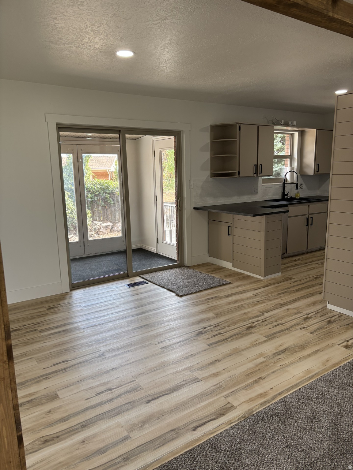 ALTA VISTA - Residential