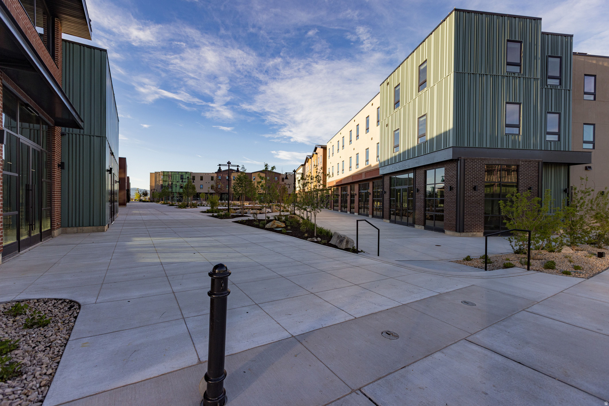 STUDIO CROSSING TOWNHOMES - Residential