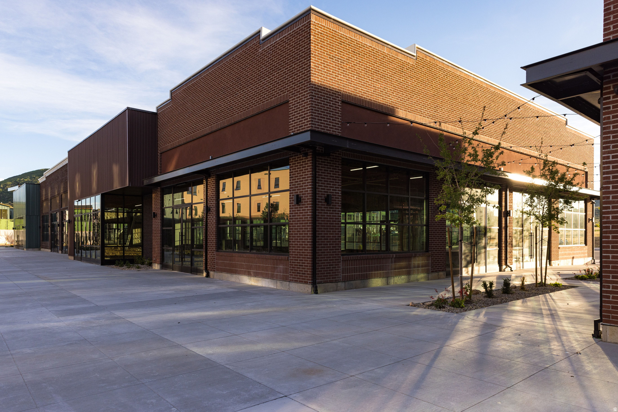 STUDIO CROSSING TOWNHOMES - Residential