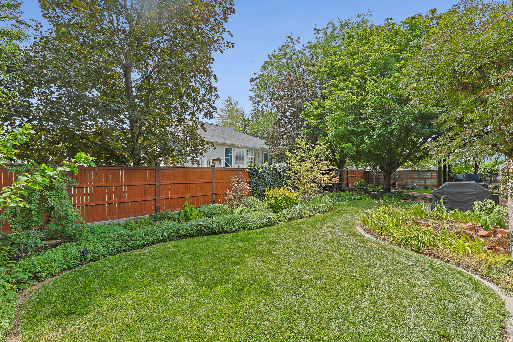 MEADOWS - Residential