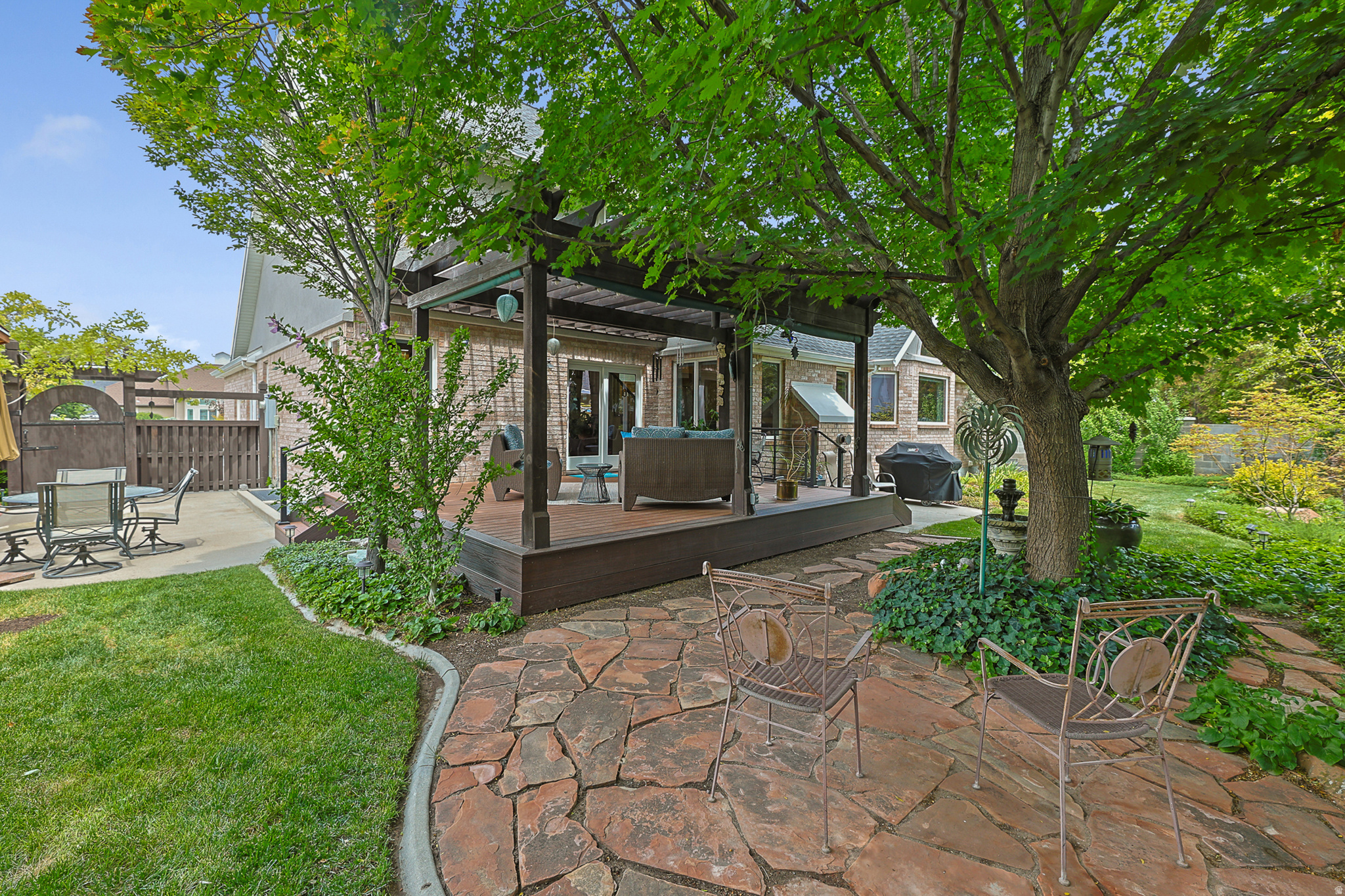 MEADOWS - Residential