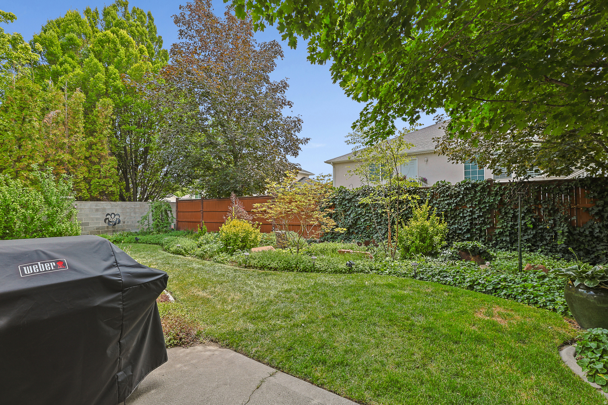MEADOWS - Residential