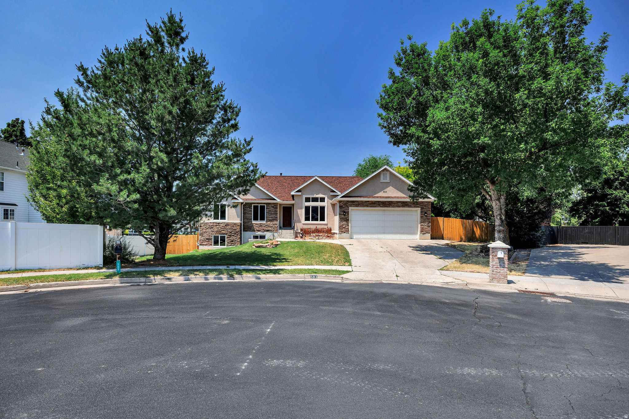 APPLE HILL - Residential