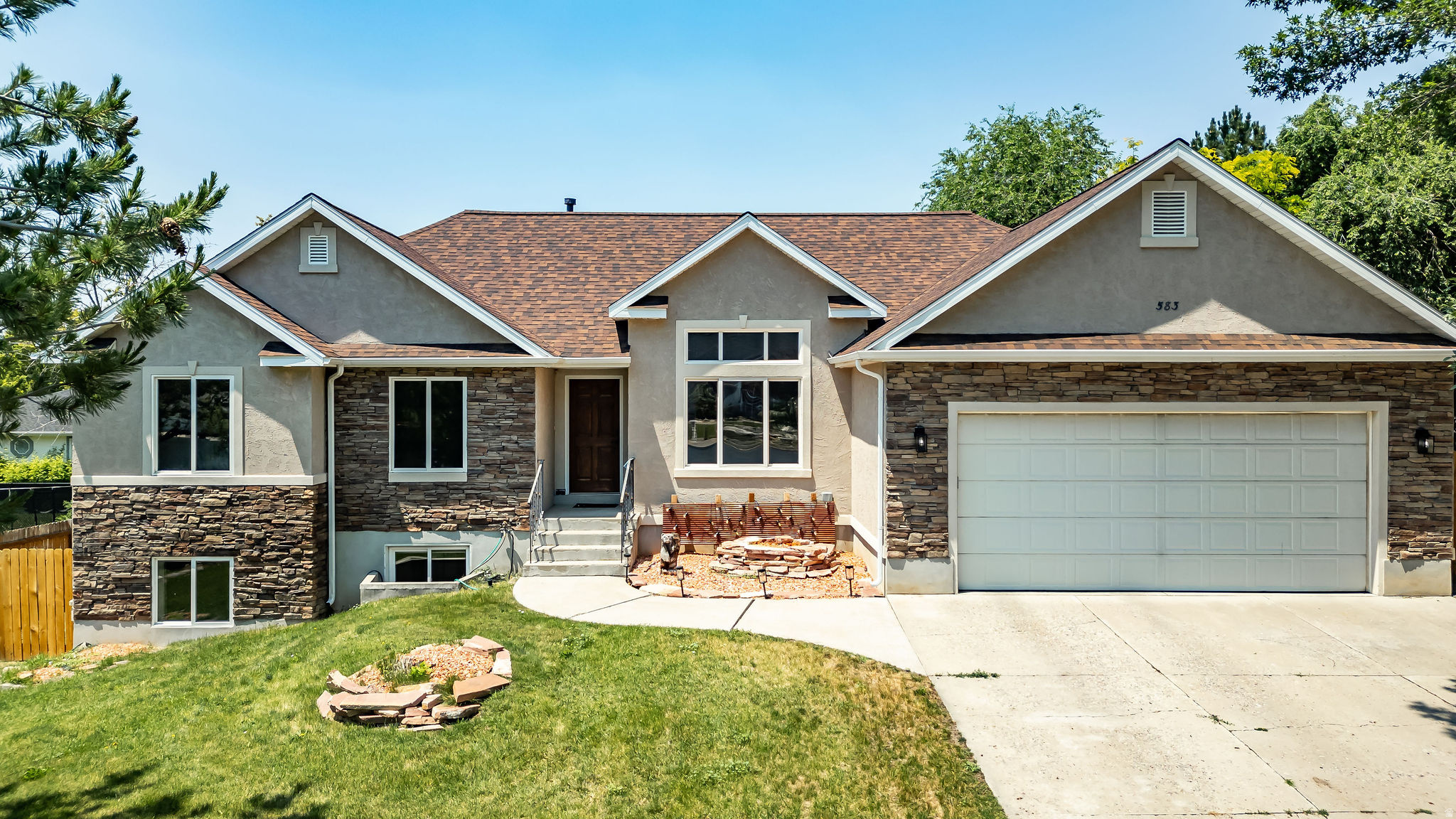 APPLE HILL - Residential