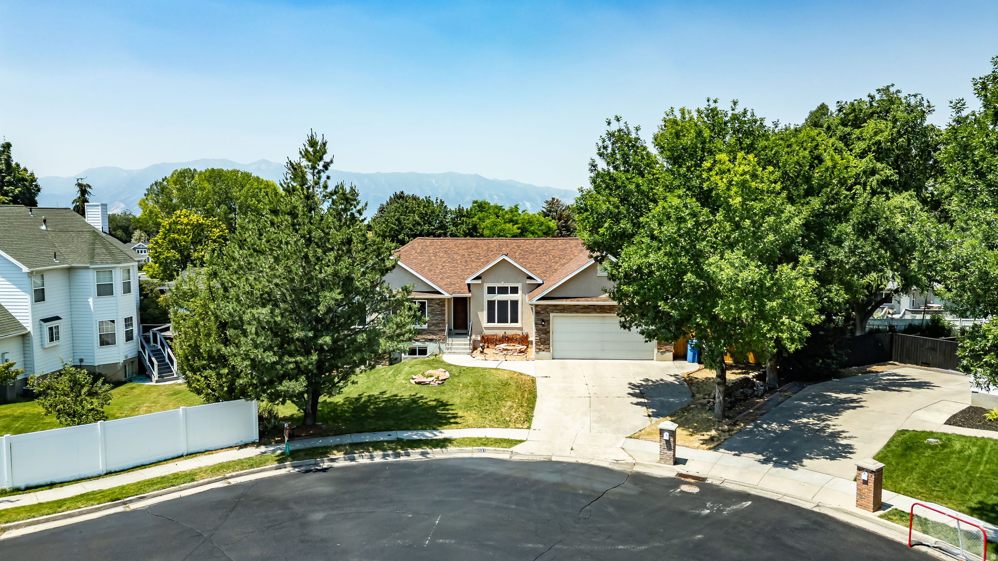 APPLE HILL - Residential