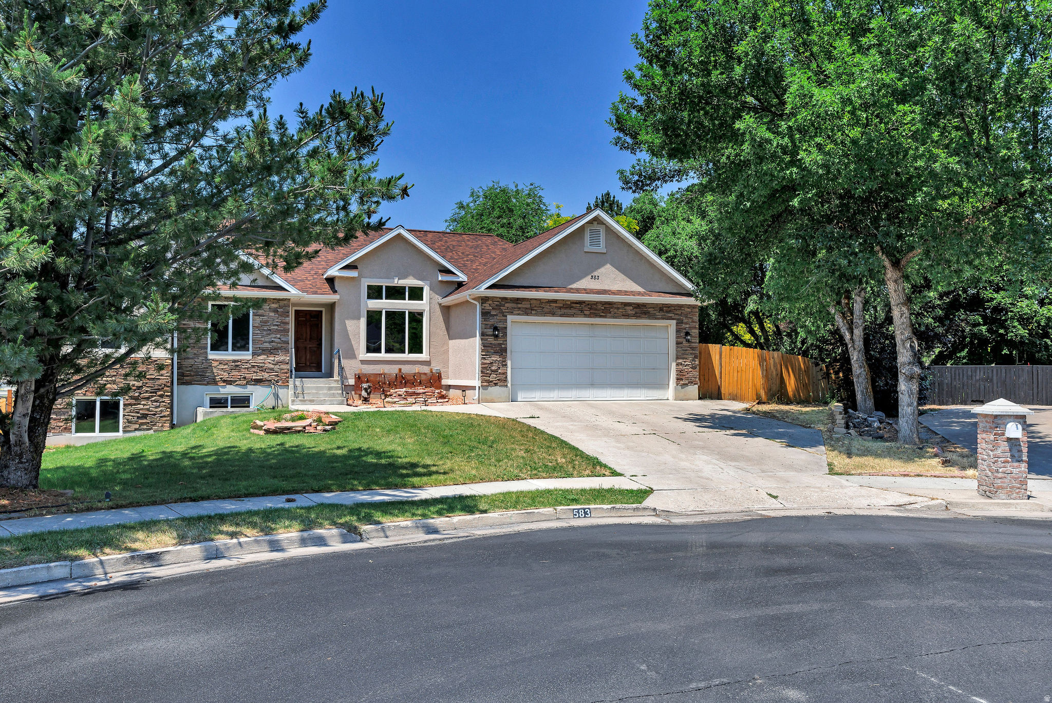 APPLE HILL - Residential