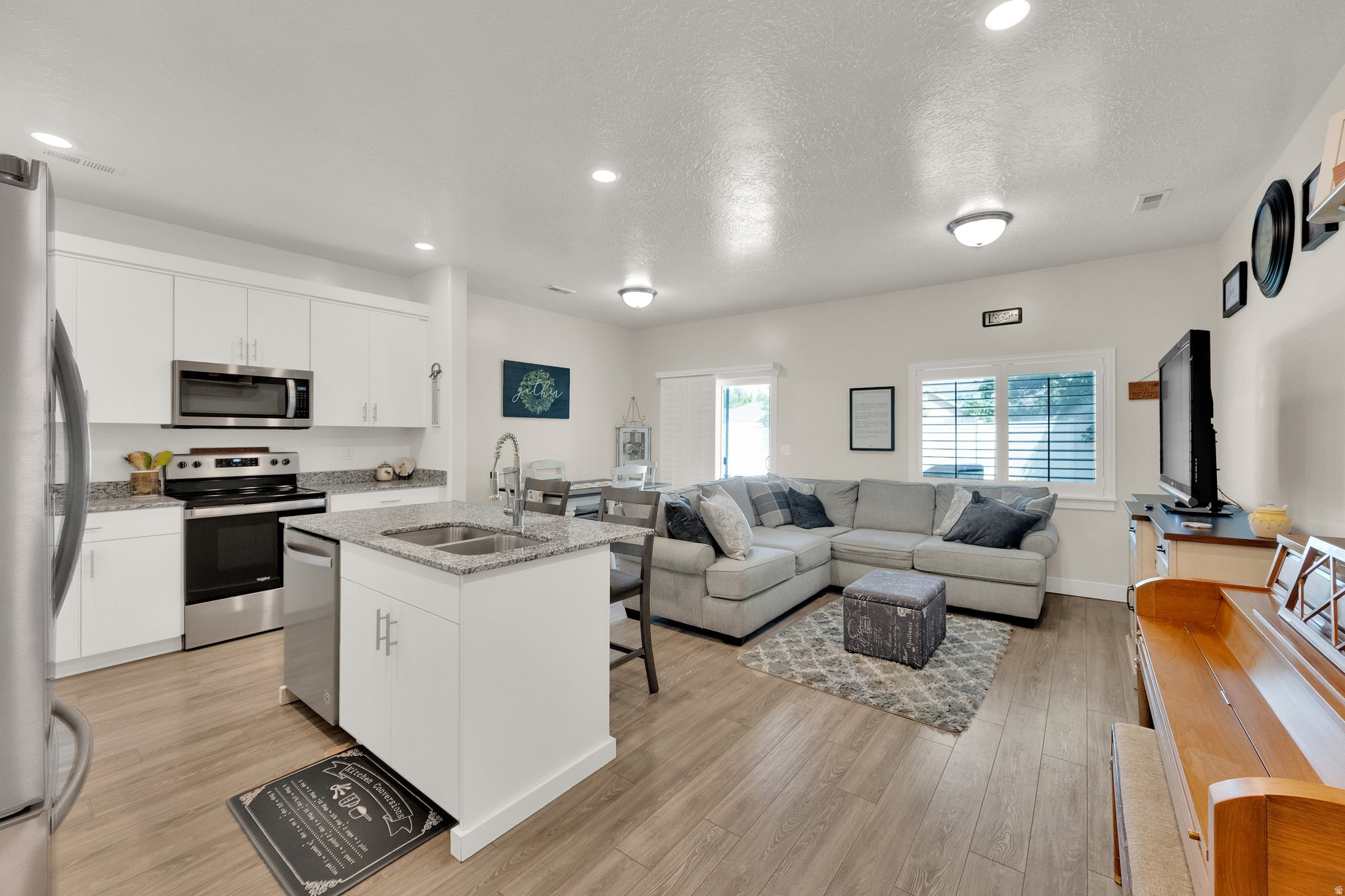 PROMINENCE POINT SUB - Residential