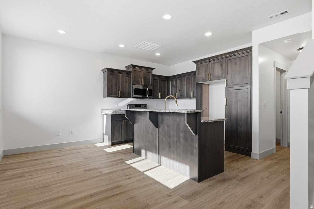 COBBLE CREEK TOWNHOMES - Residential