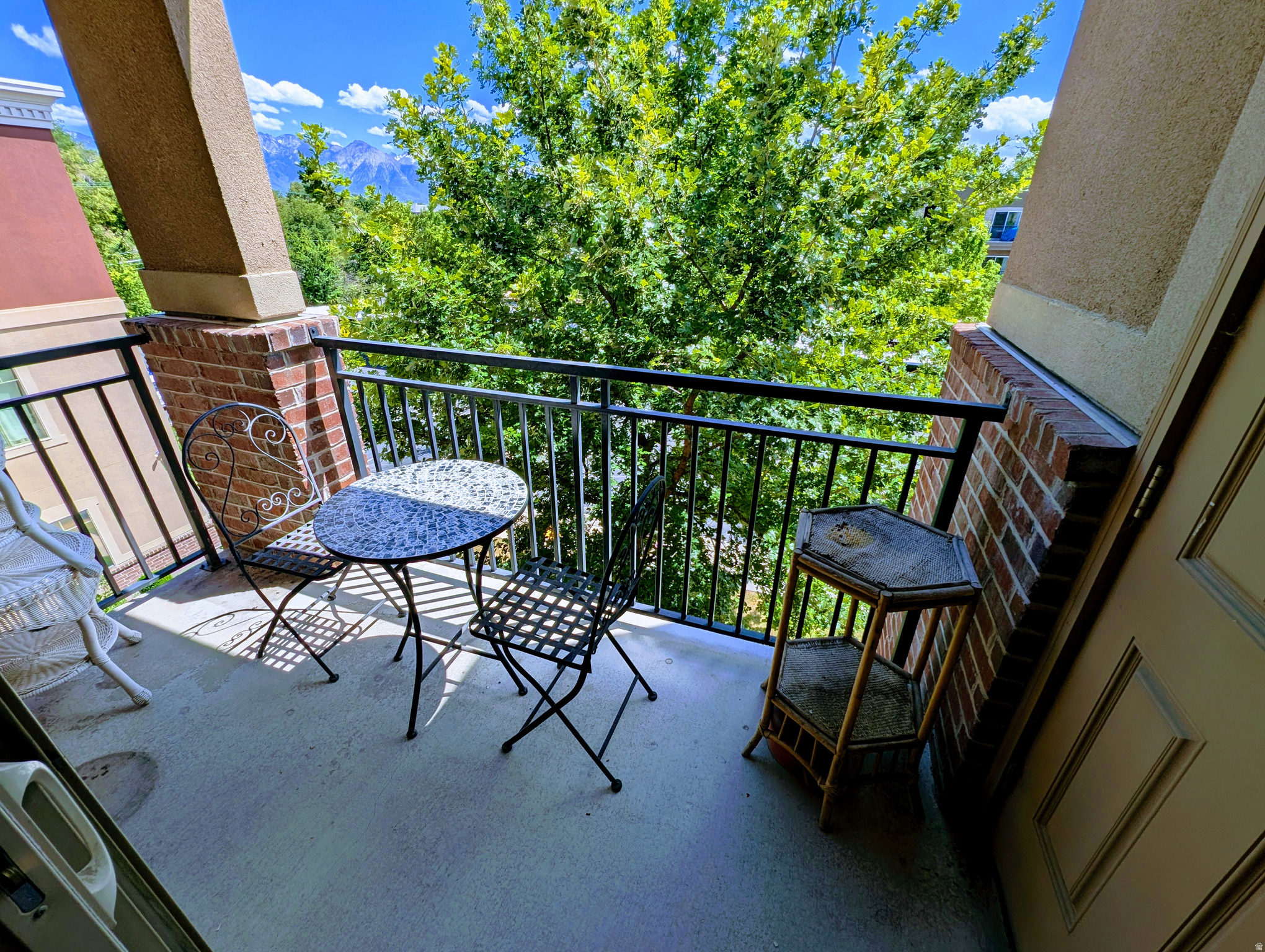 BELMONT - Residential