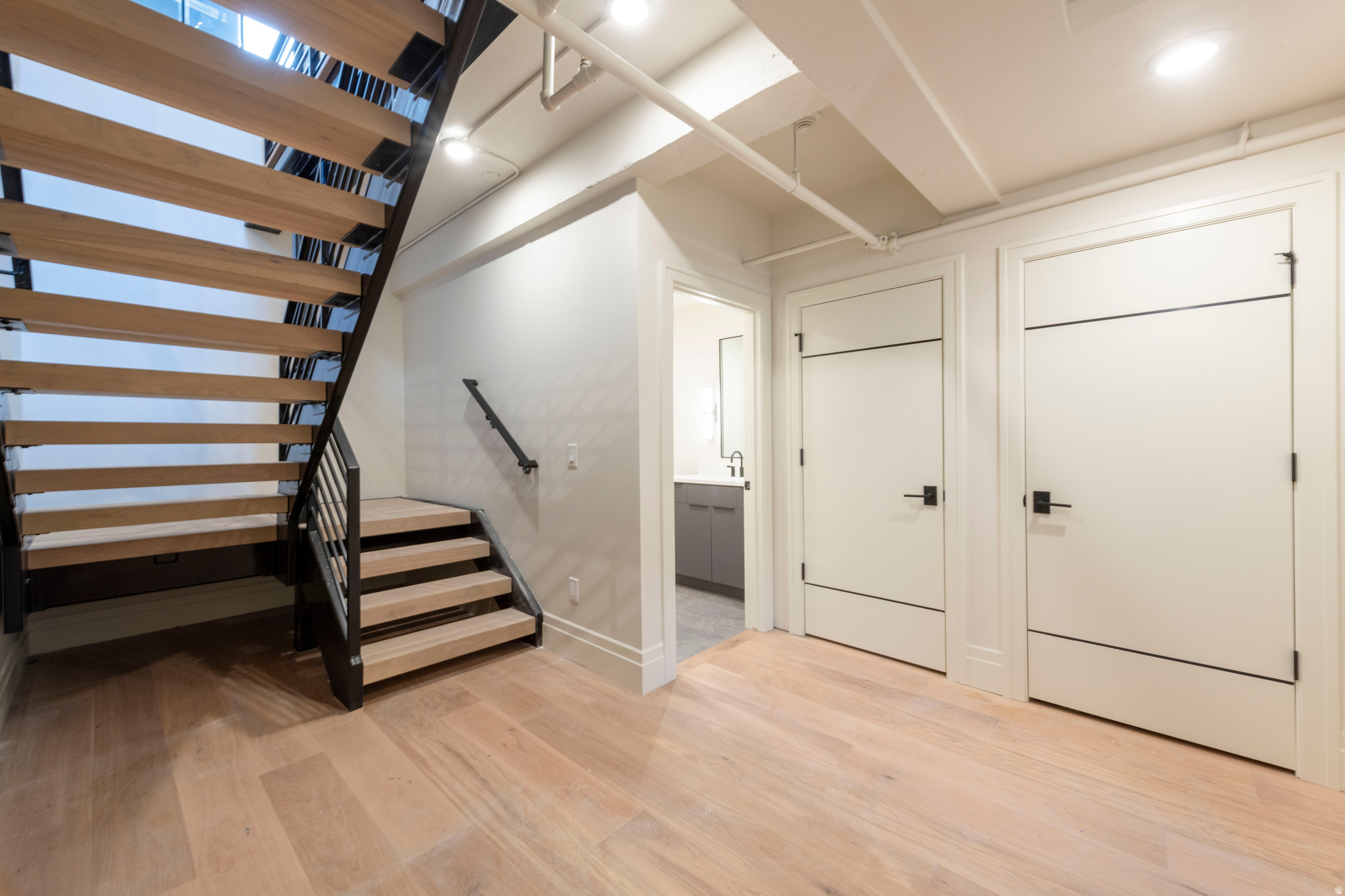 TELEGRAPH EXCHANGE - Residential