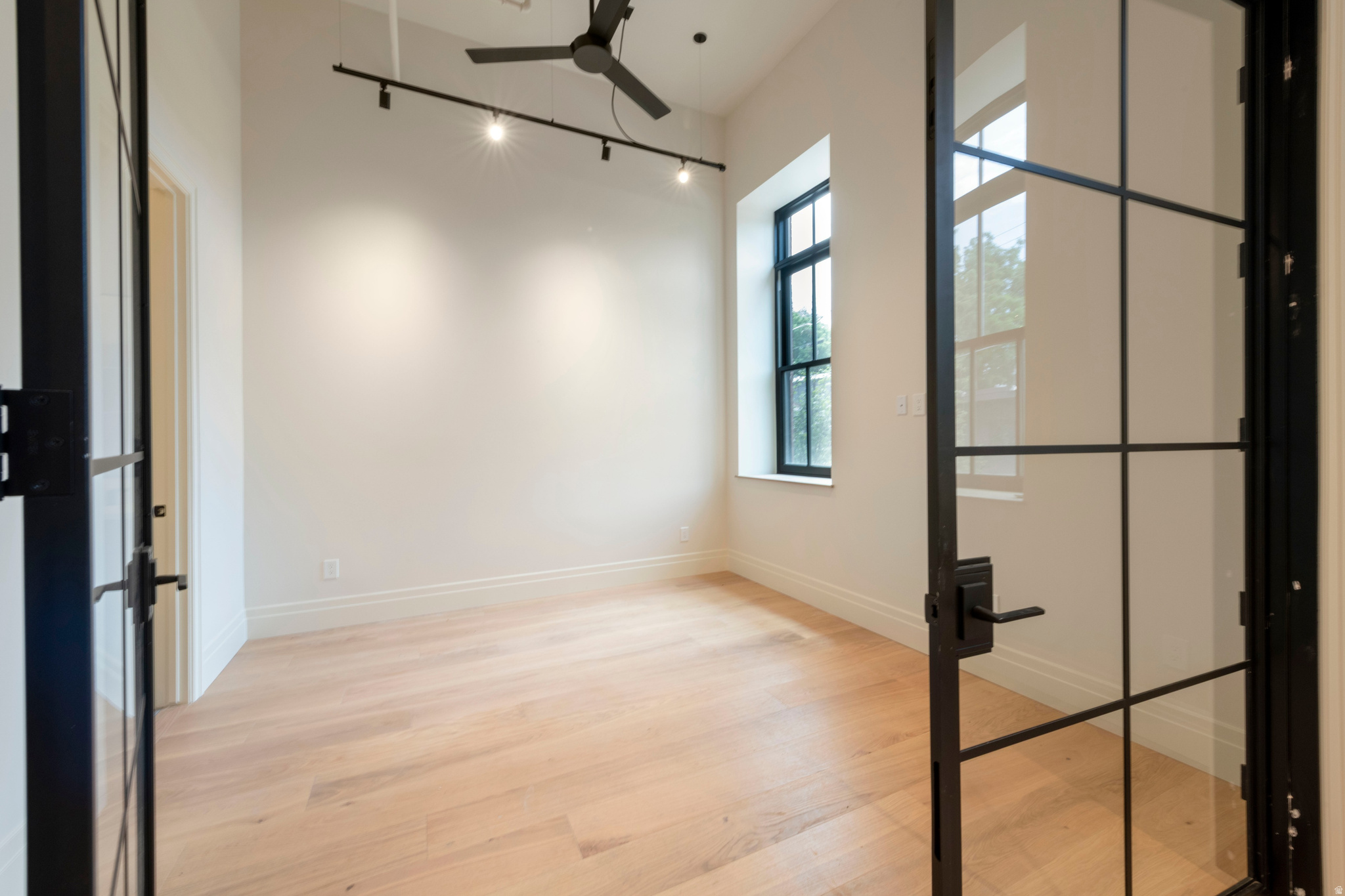 TELEGRAPH EXCHANGE - Residential