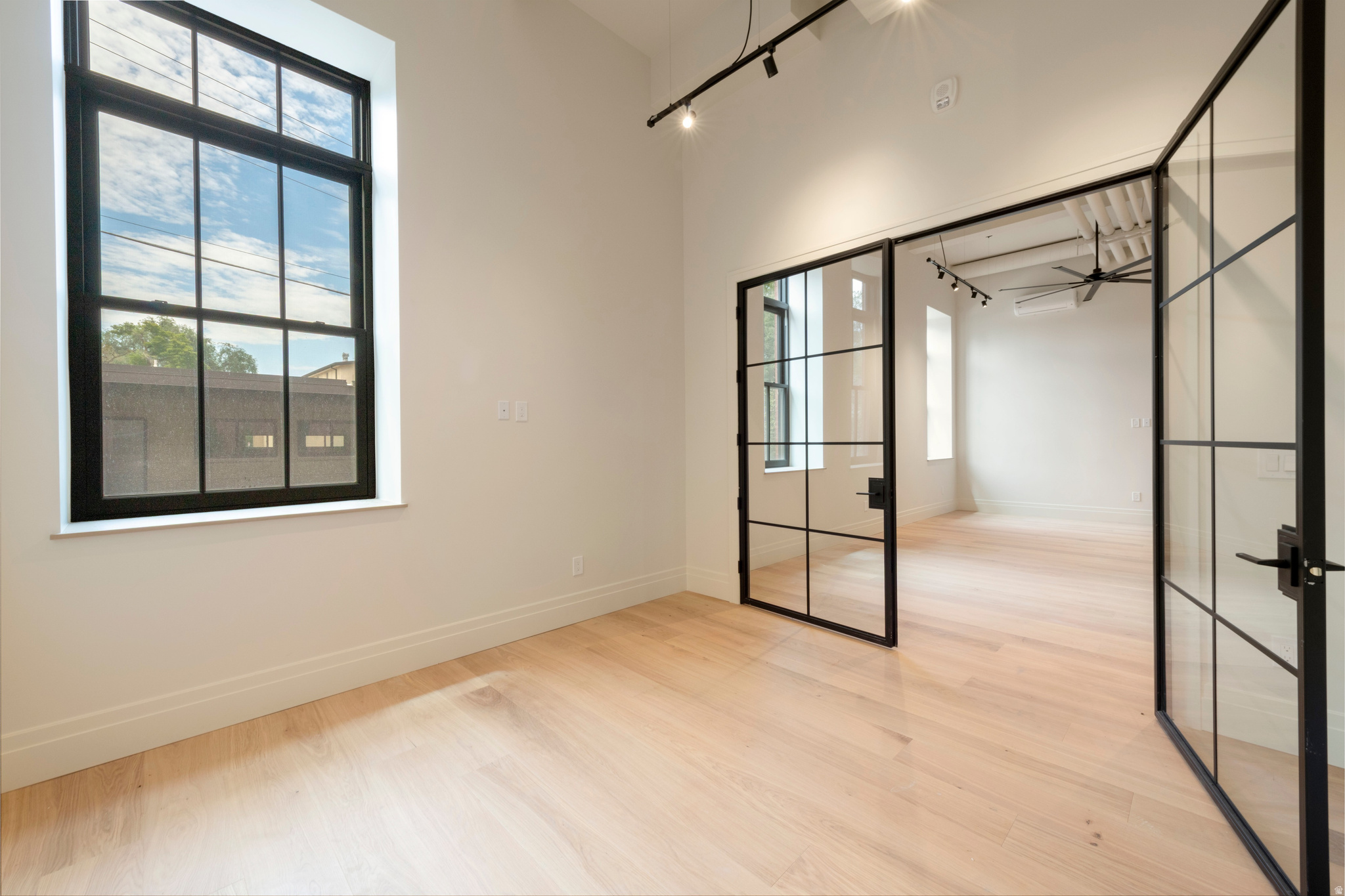 TELEGRAPH EXCHANGE - Residential