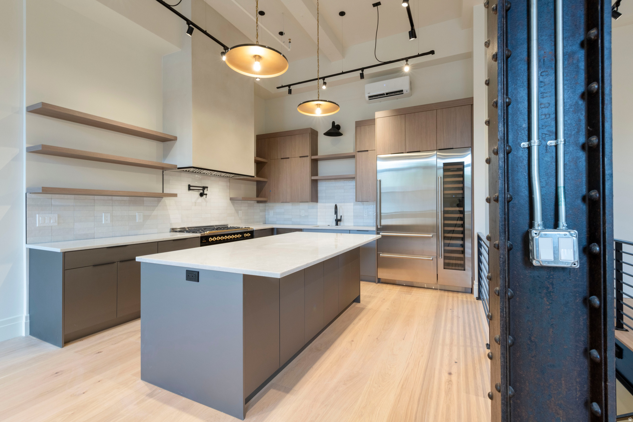 TELEGRAPH EXCHANGE - Residential