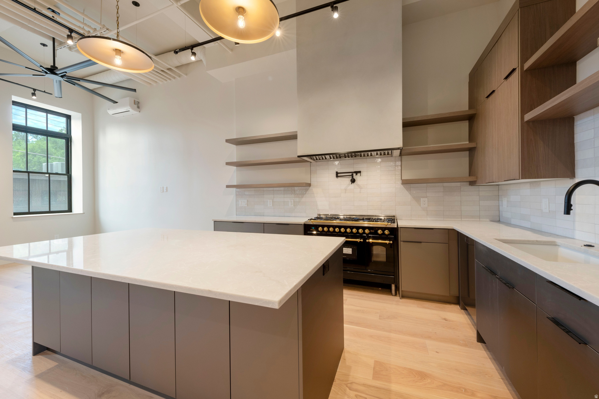 TELEGRAPH EXCHANGE - Residential