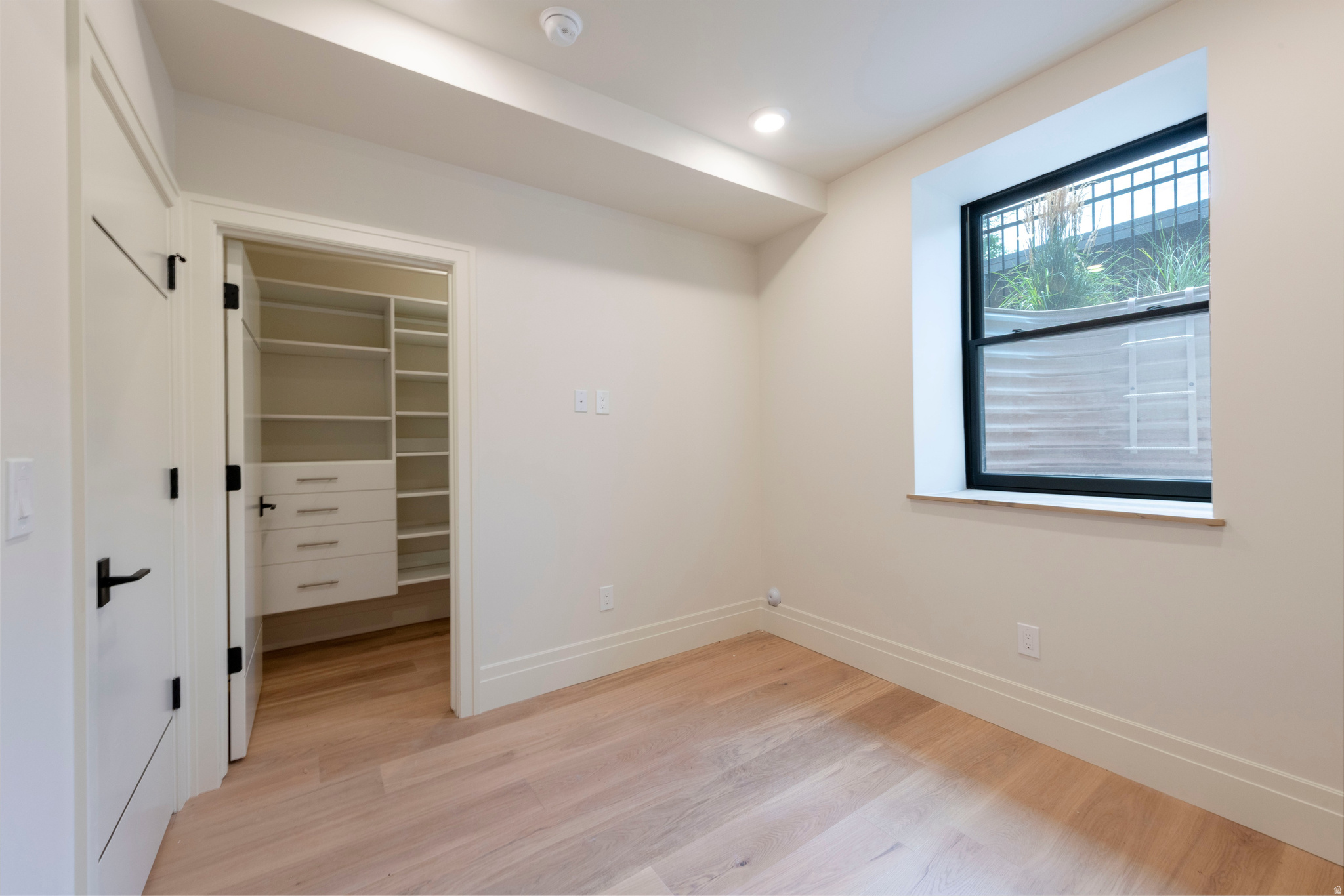 TELEGRAPH EXCHANGE - Residential