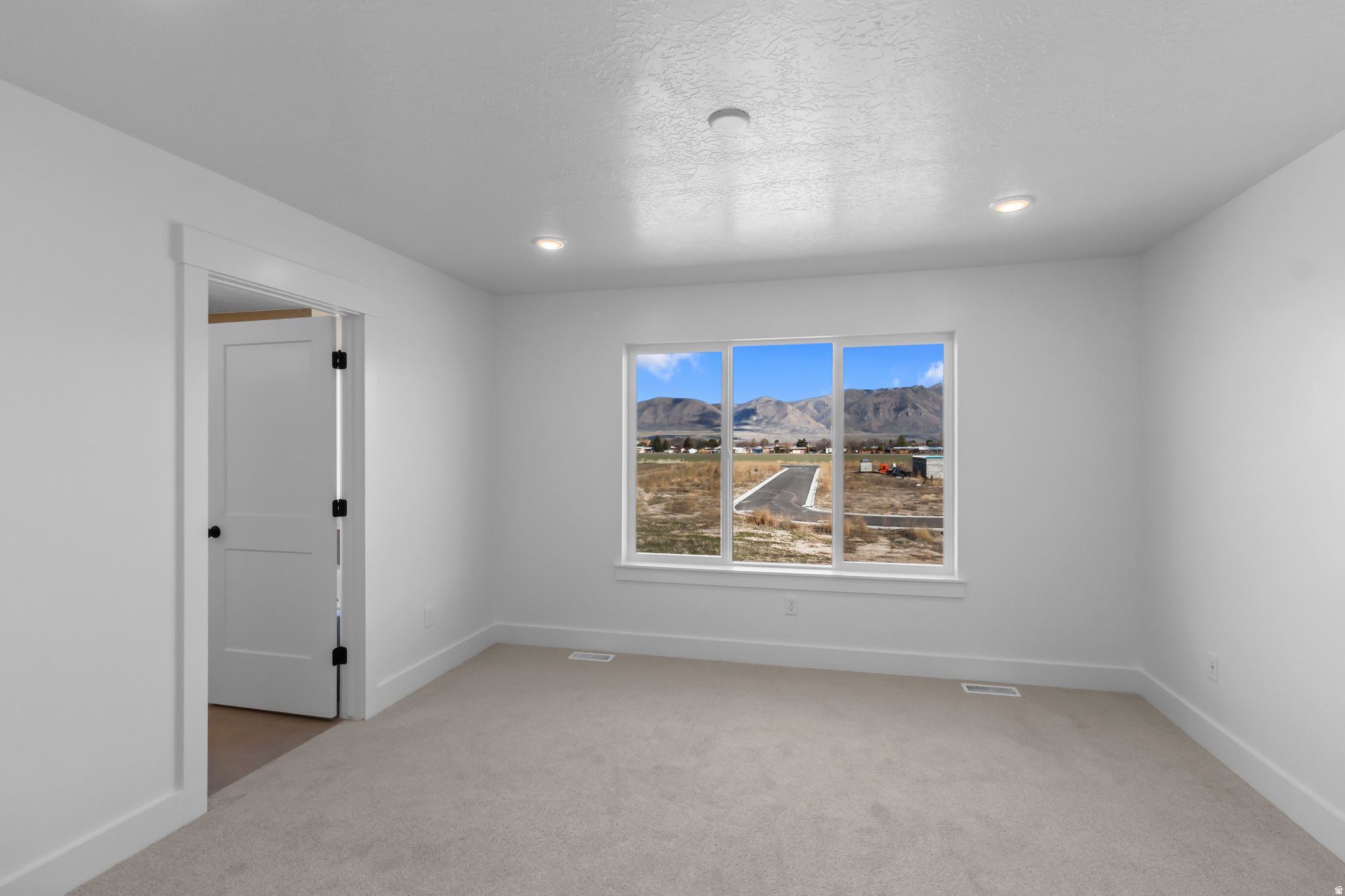 LEGENDS CROSSING - Residential