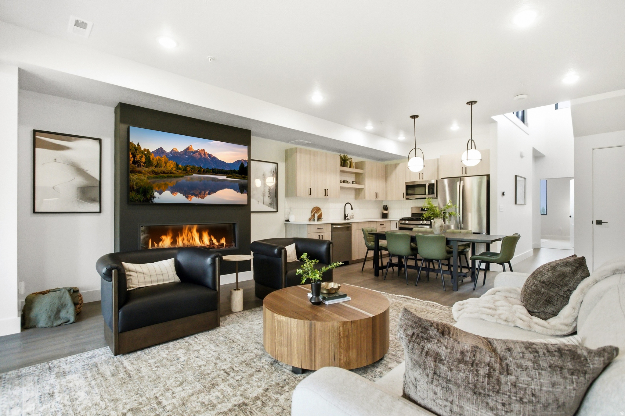 THE POINTE AT WOLF CREEK - Residential