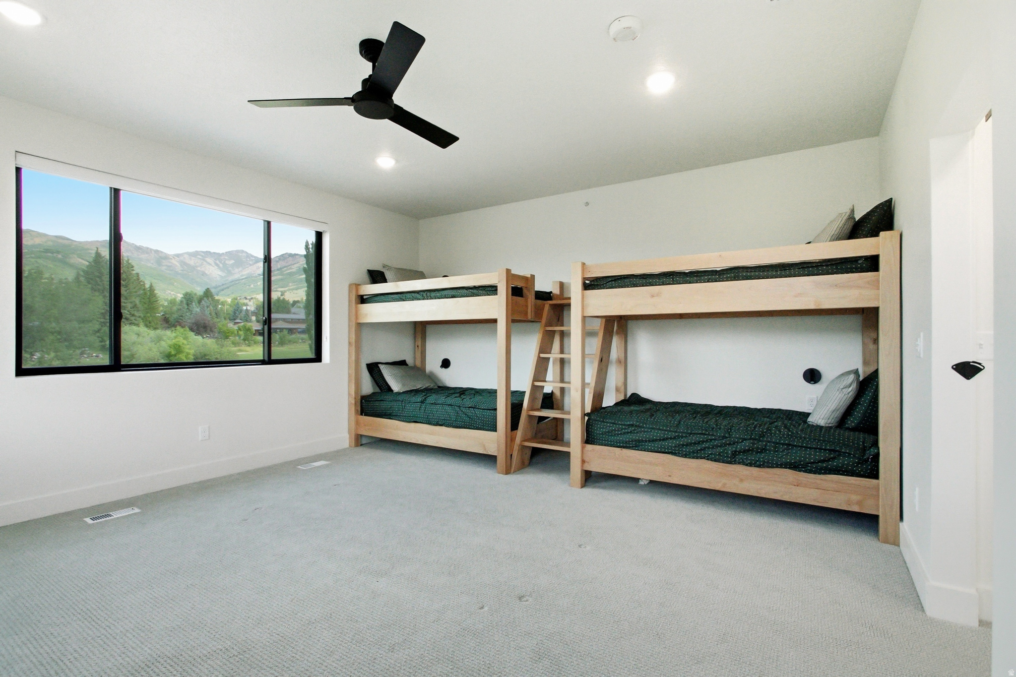 THE POINTE AT WOLF CREEK - Residential
