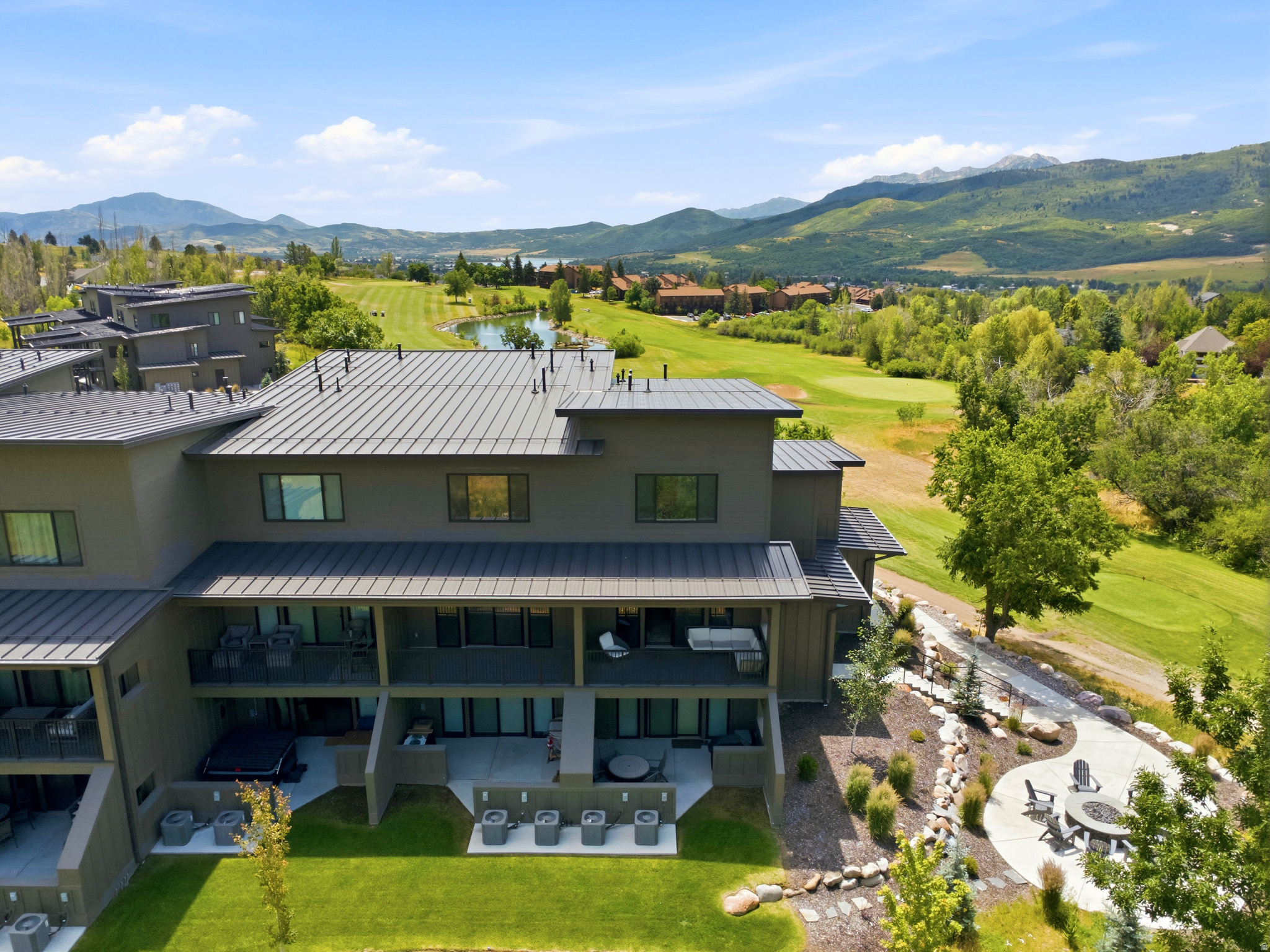 THE POINTE AT WOLF CREEK - Residential