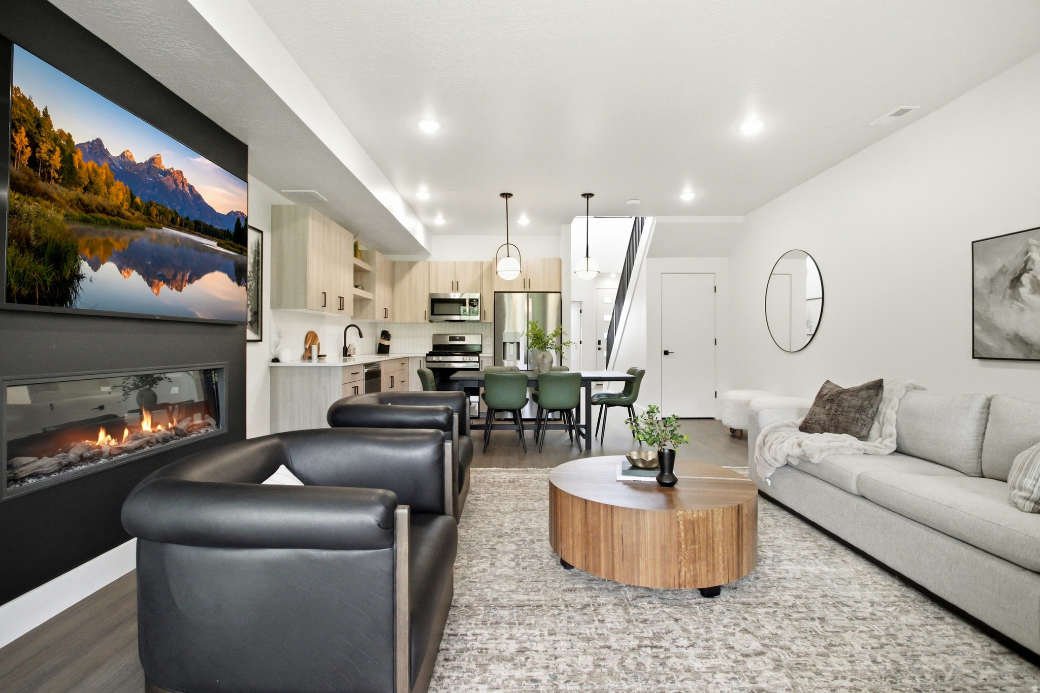 THE POINTE AT WOLF CREEK - Residential