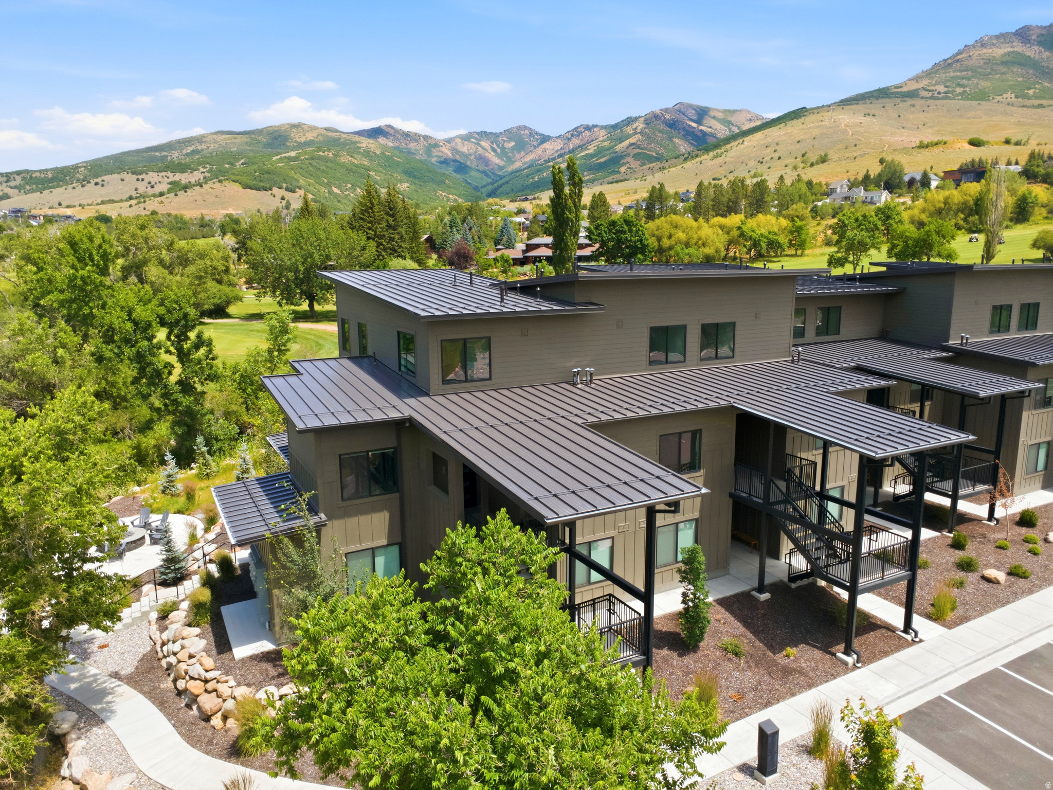 THE POINTE AT WOLF CREEK - Residential