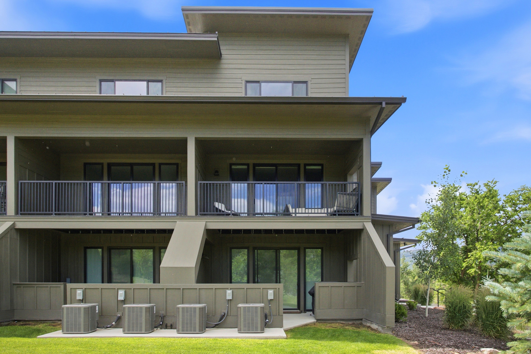 THE POINTE AT WOLF CREEK - Residential