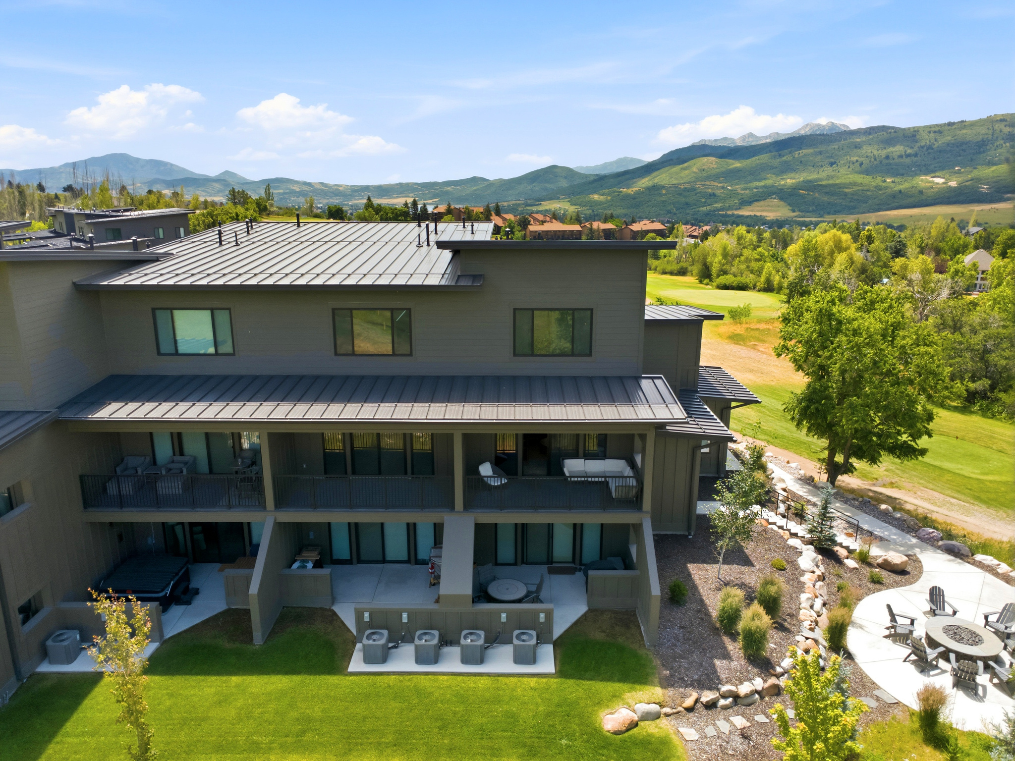THE POINTE AT WOLF CREEK - Residential