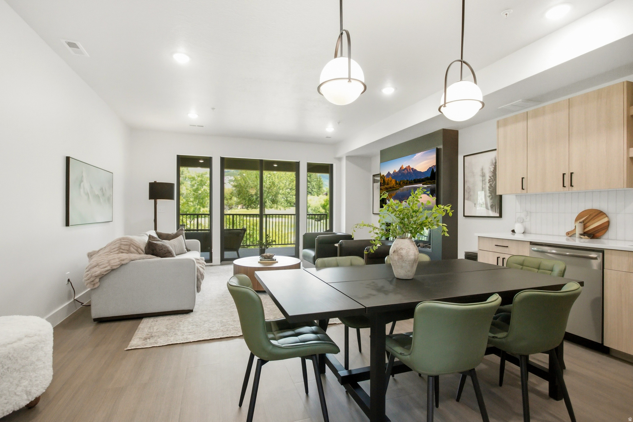 THE POINTE AT WOLF CREEK - Residential