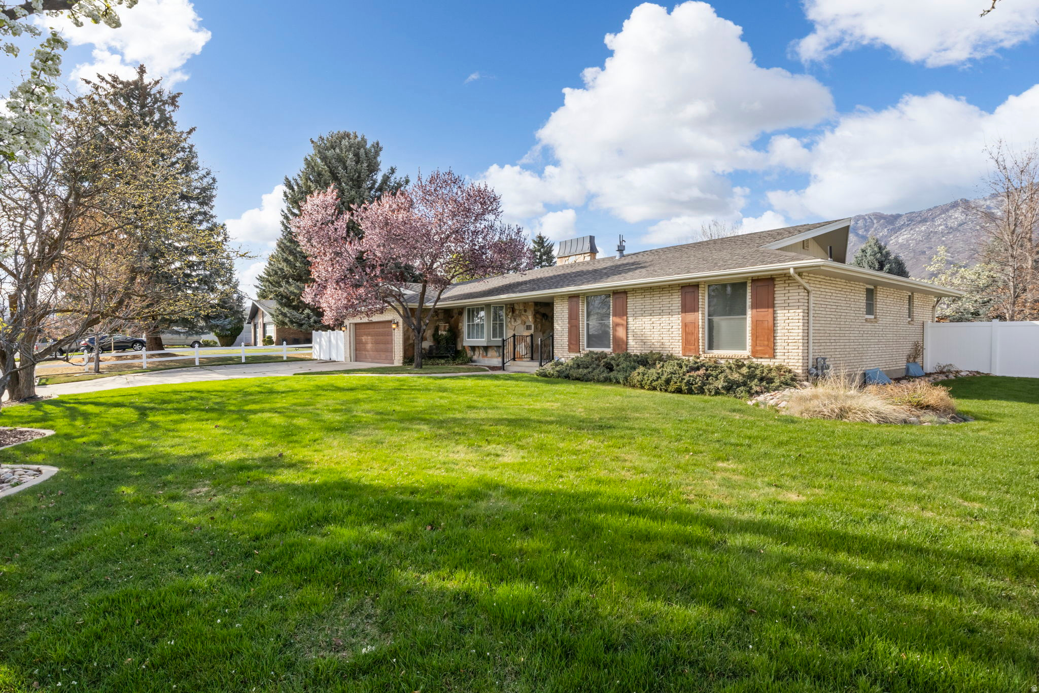 WOOD ESTATES - Residential