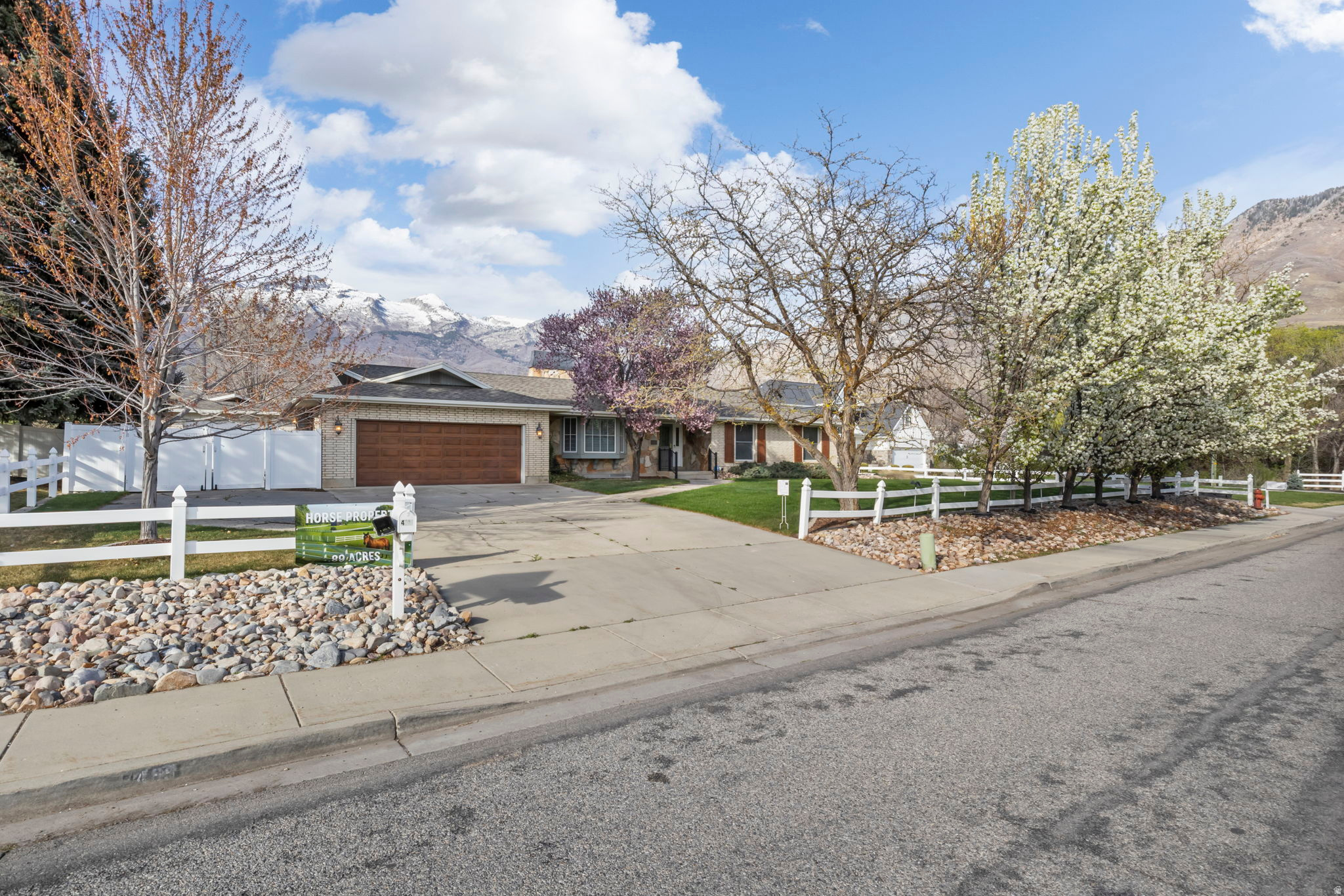 WOOD ESTATES - Residential