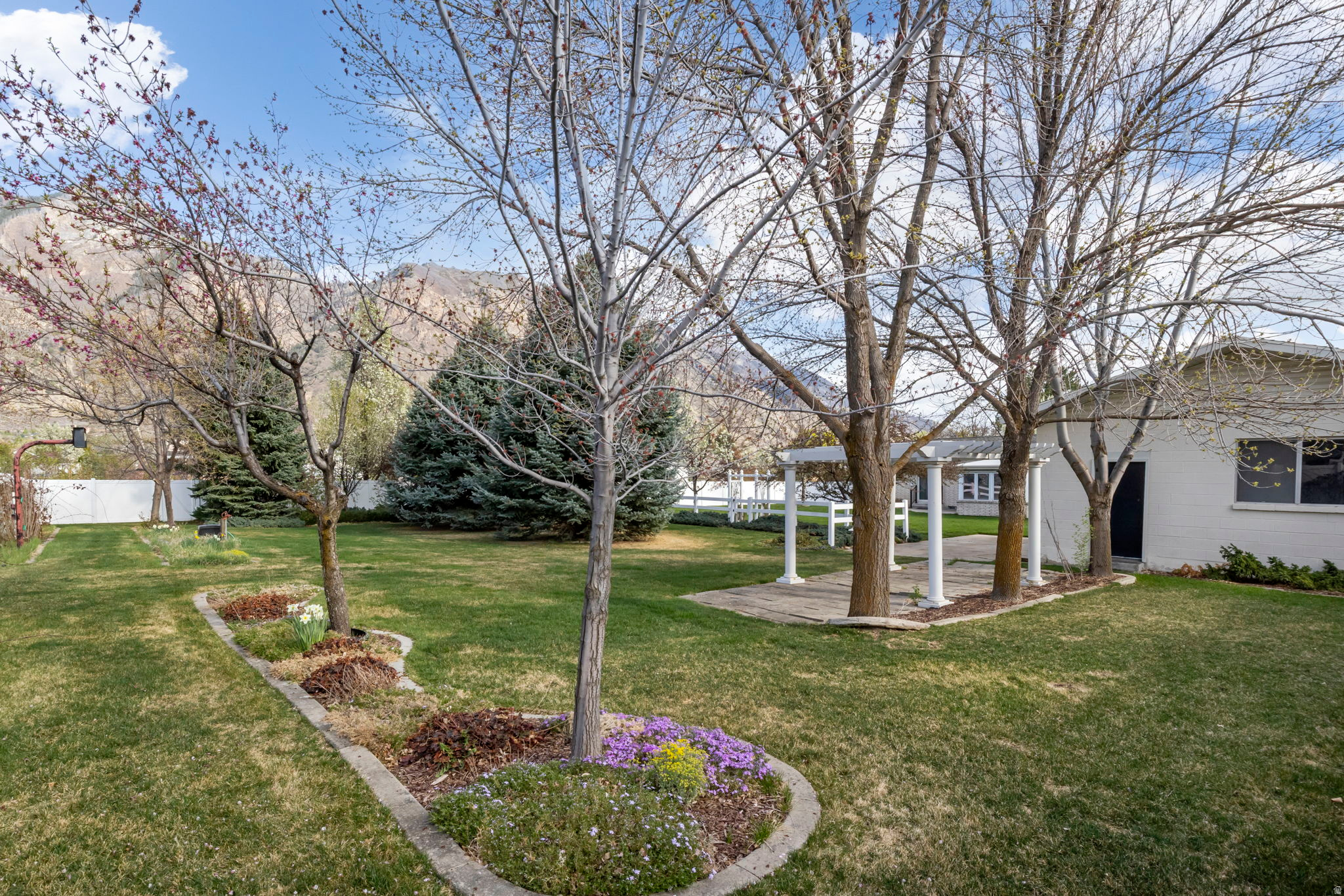 WOOD ESTATES - Residential
