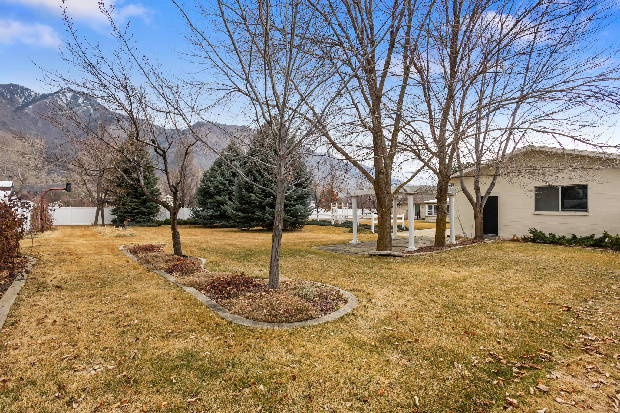 WOOD ESTATES - Residential